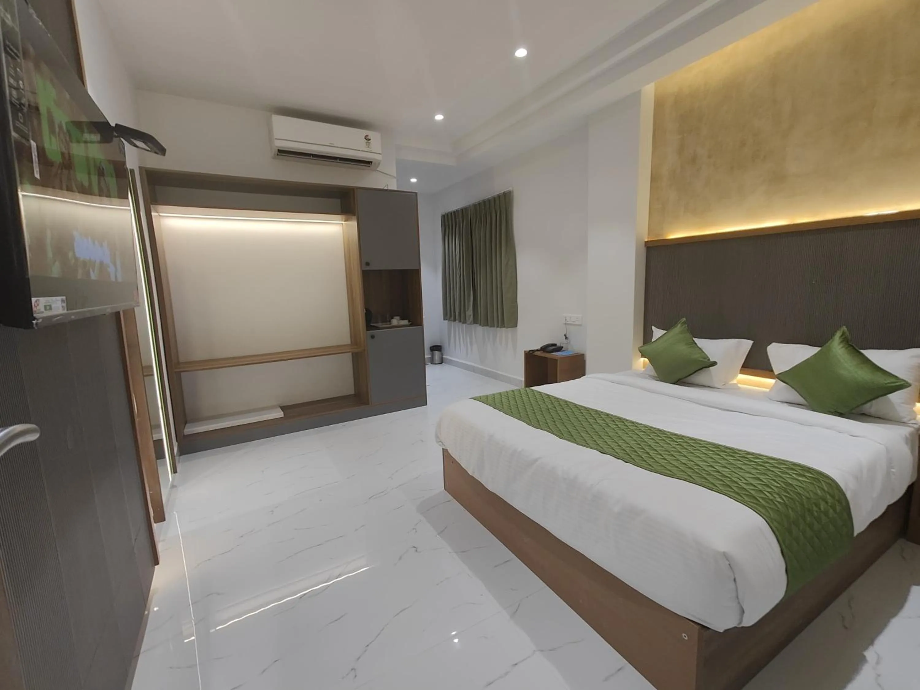 Bedroom, Bed in Hotel La Premier