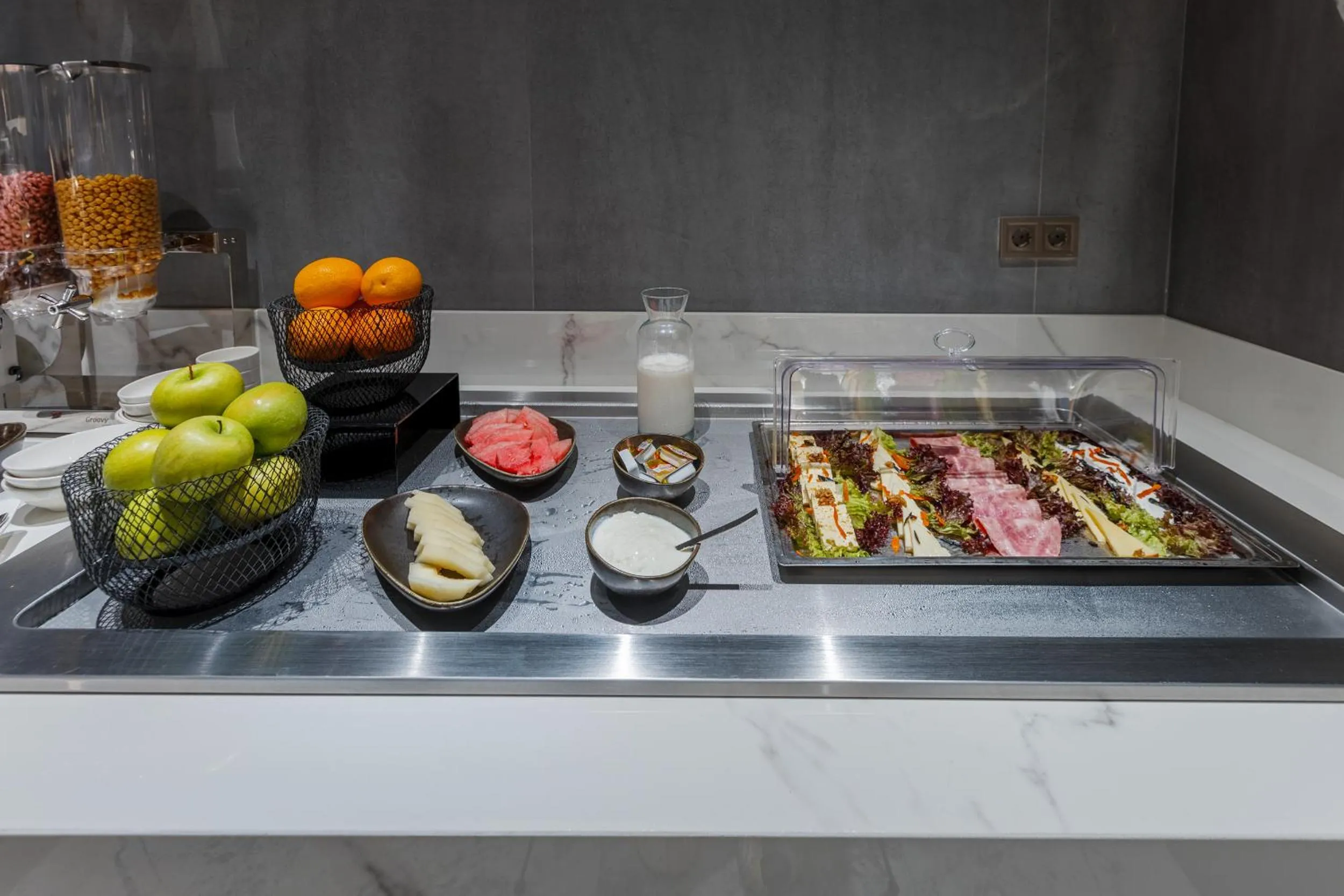 Buffet breakfast in Piazza Epigraph