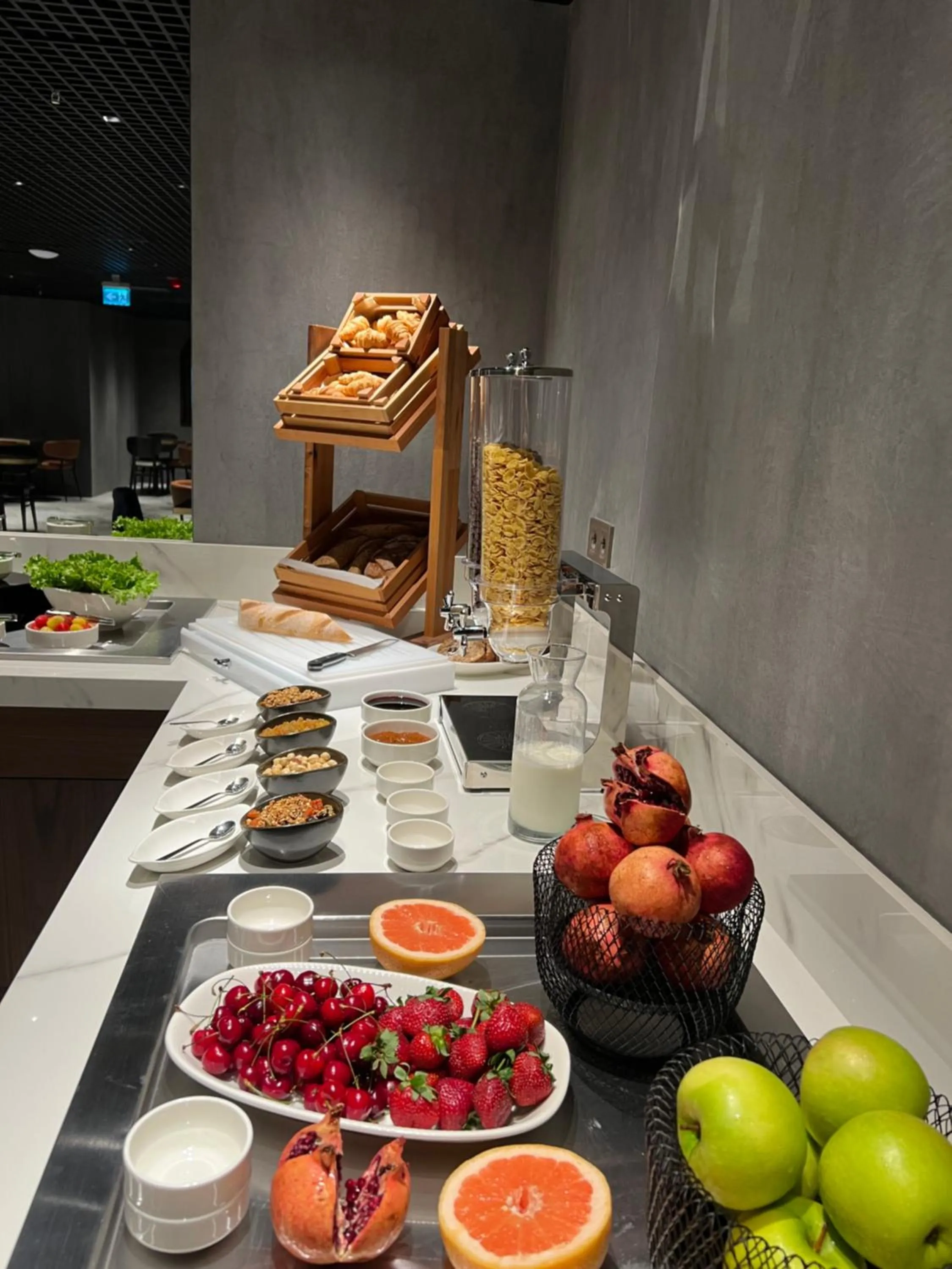 Breakfast in Piazza Epigraph