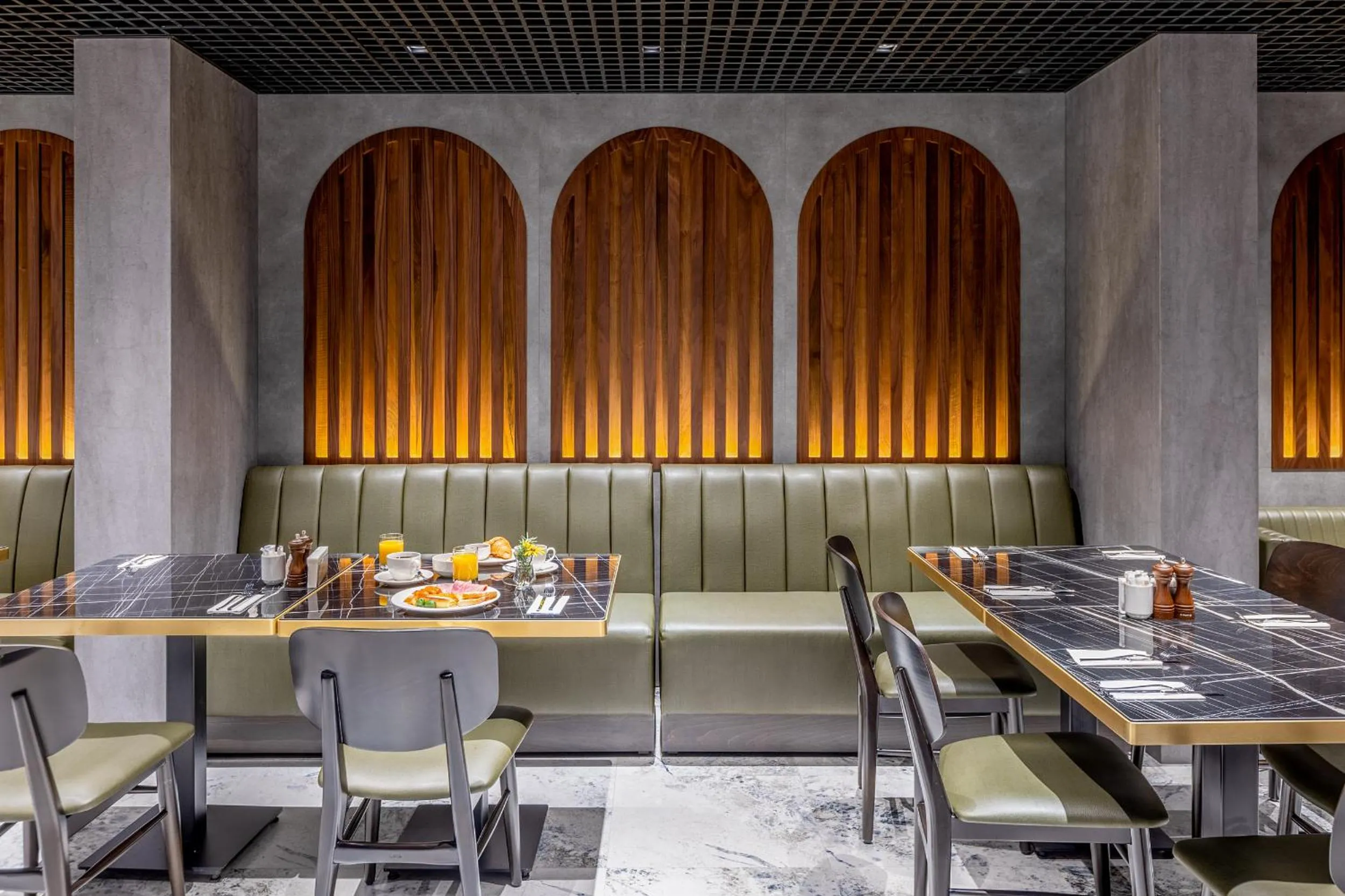 Breakfast in Piazza Epigraph