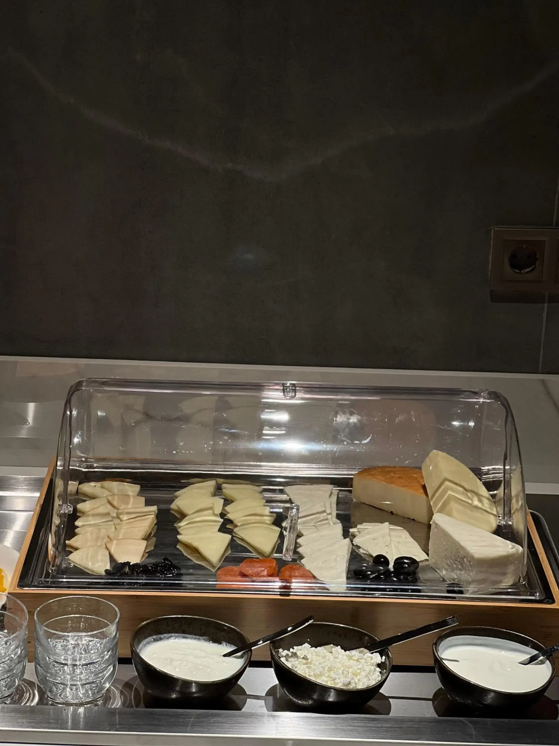 Breakfast in Piazza Epigraph Breakfast in Piazza Epigraph