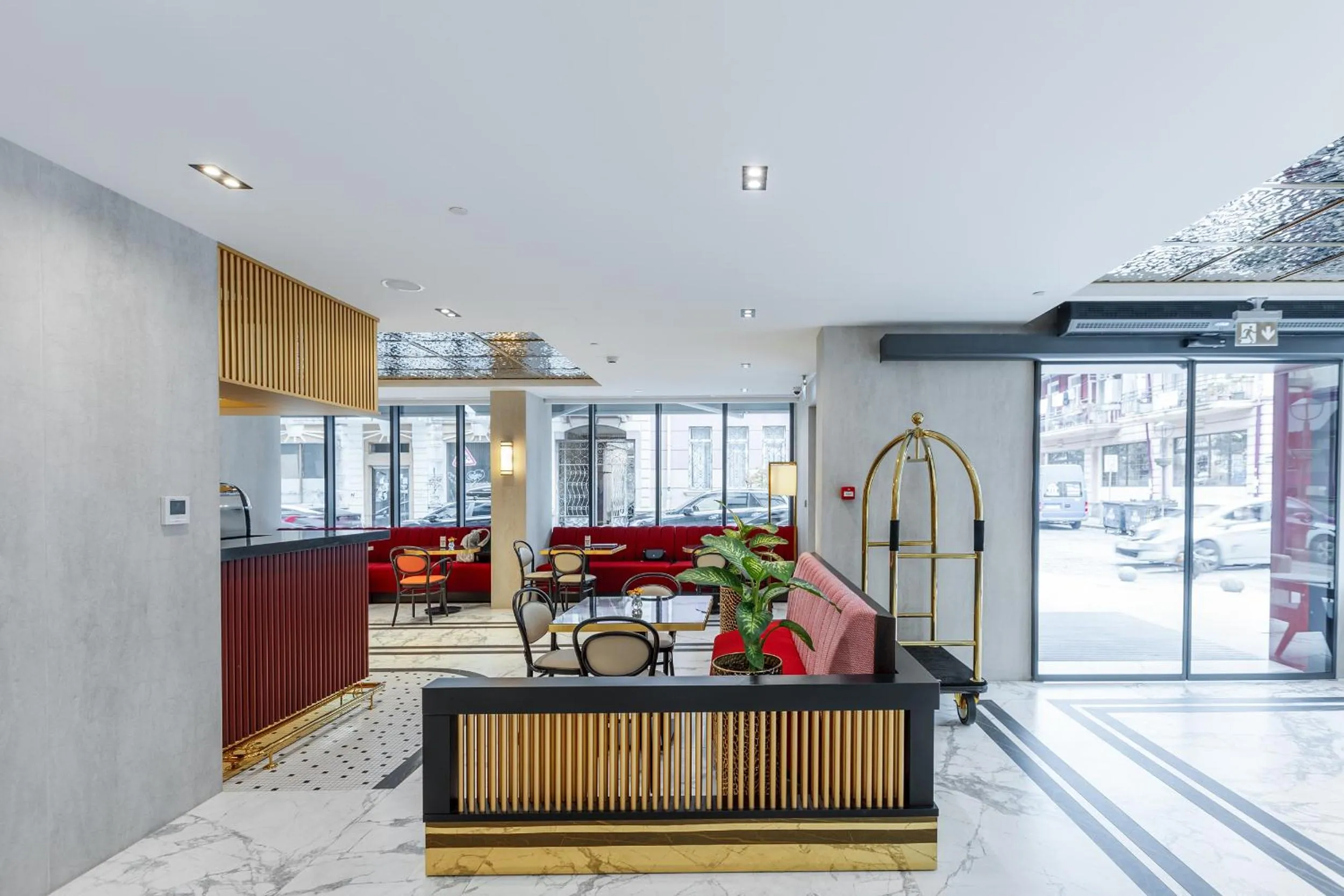 Restaurant/places to eat in Piazza Epigraph