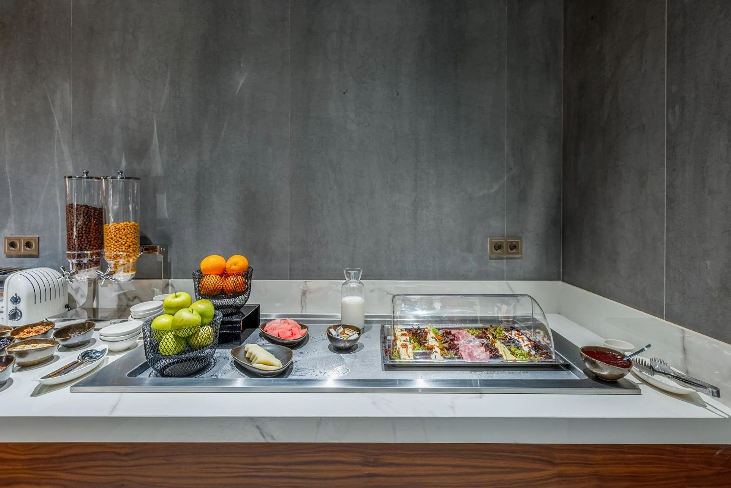 Buffet breakfast in Piazza Epigraph