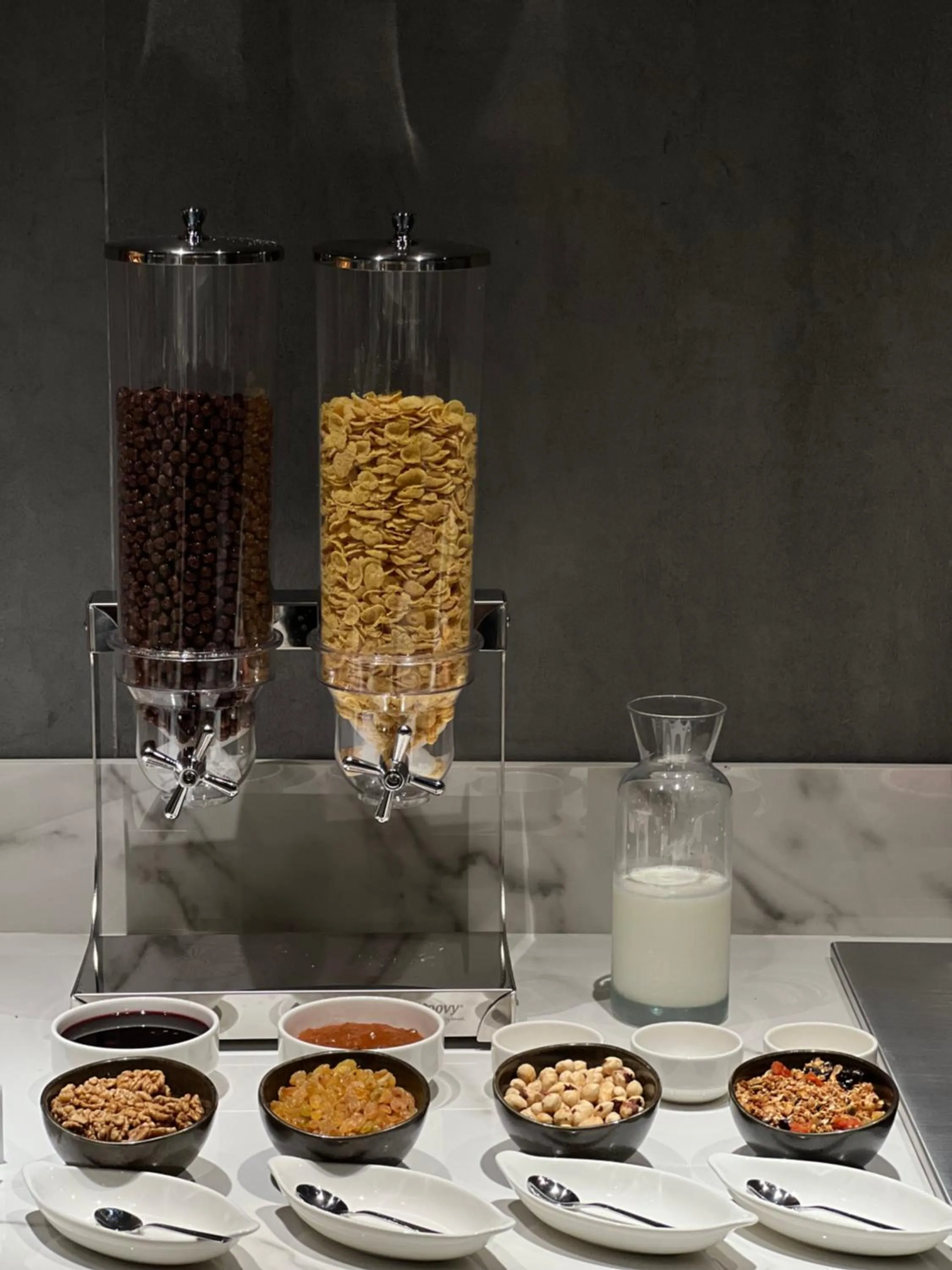 Breakfast in Piazza Epigraph