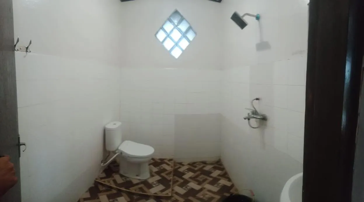 Shower in Volcano 3 hotel