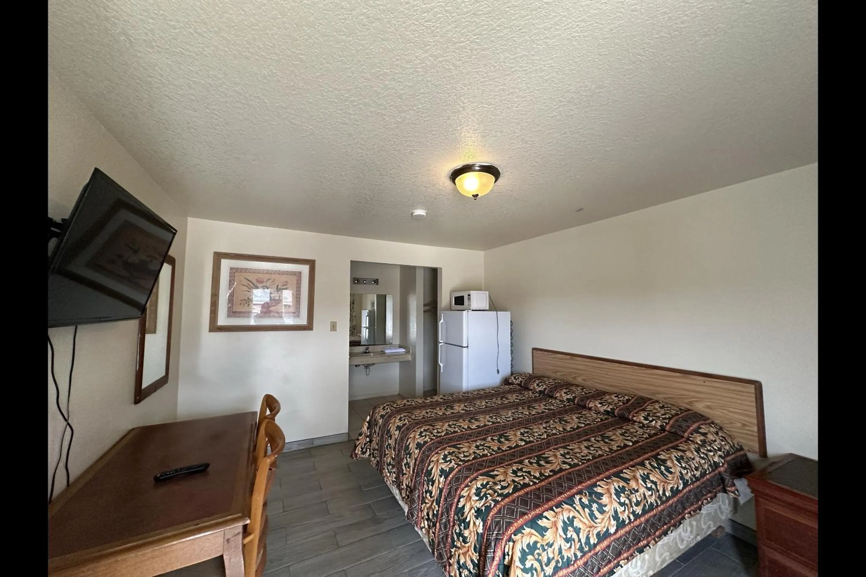 Bedroom in Travel Inn By OYO La Marque Texas City I-45