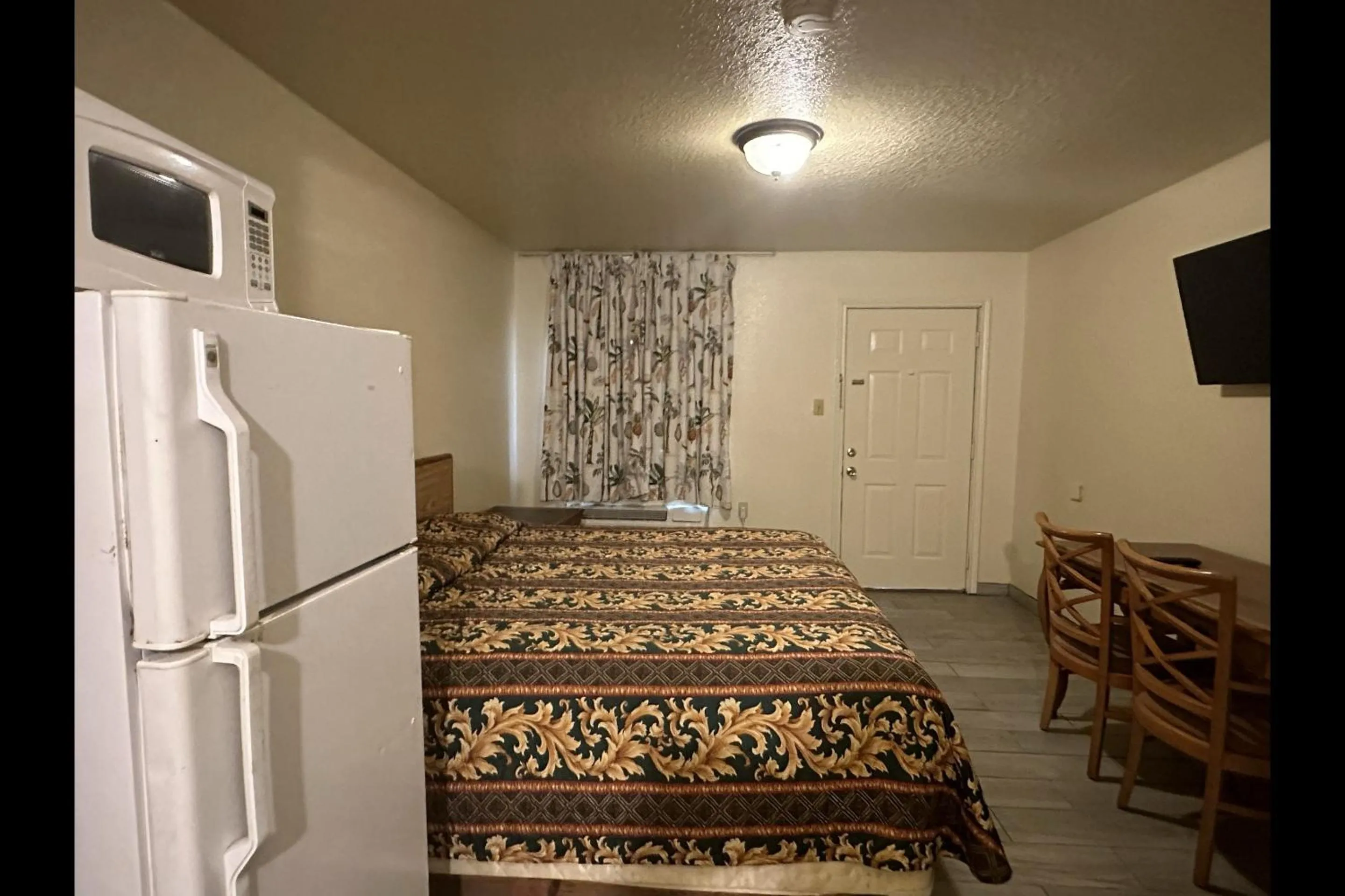 Bedroom in Travel Inn By OYO La Marque Texas City I-45
