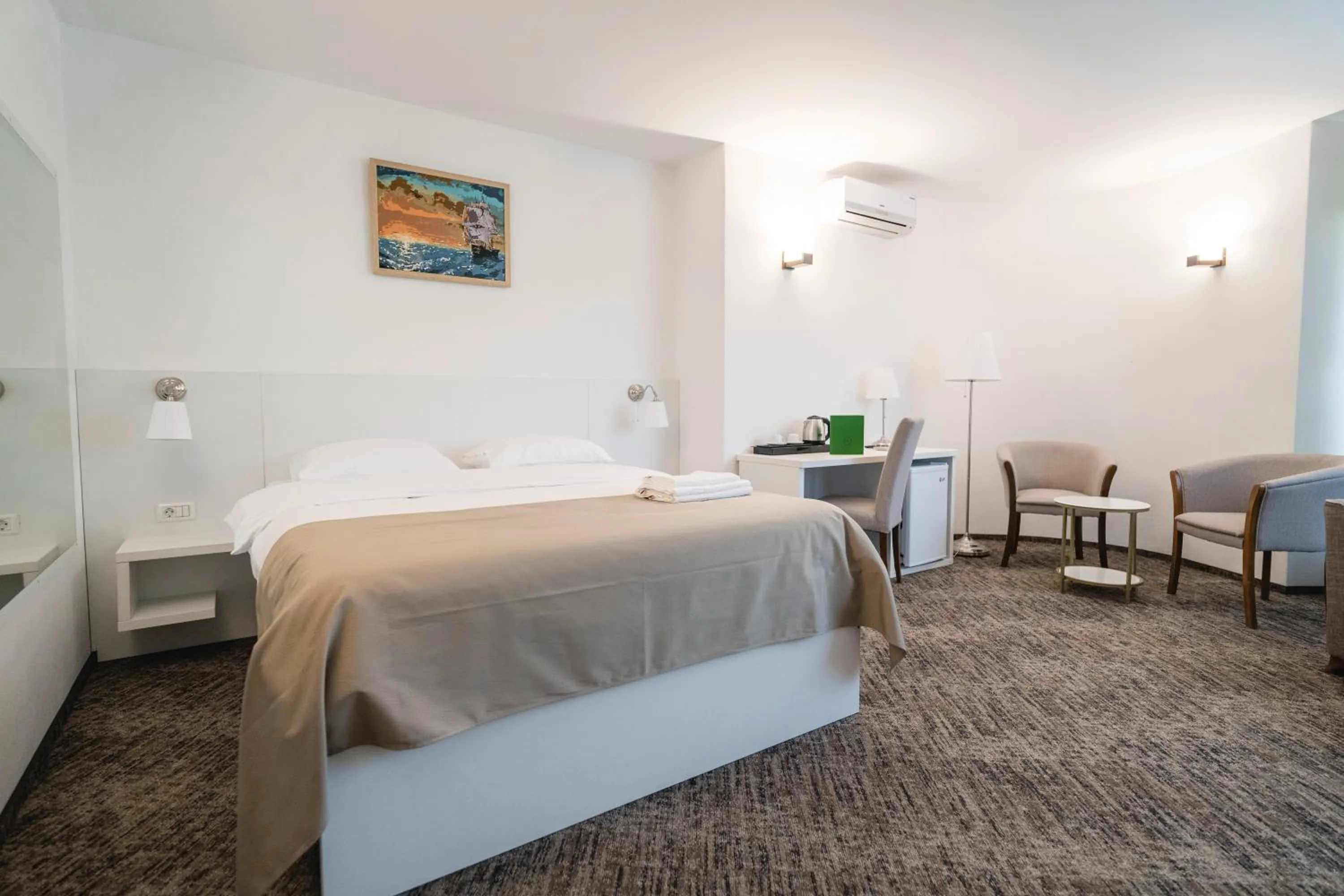 Bed in Hotel Comat Deva