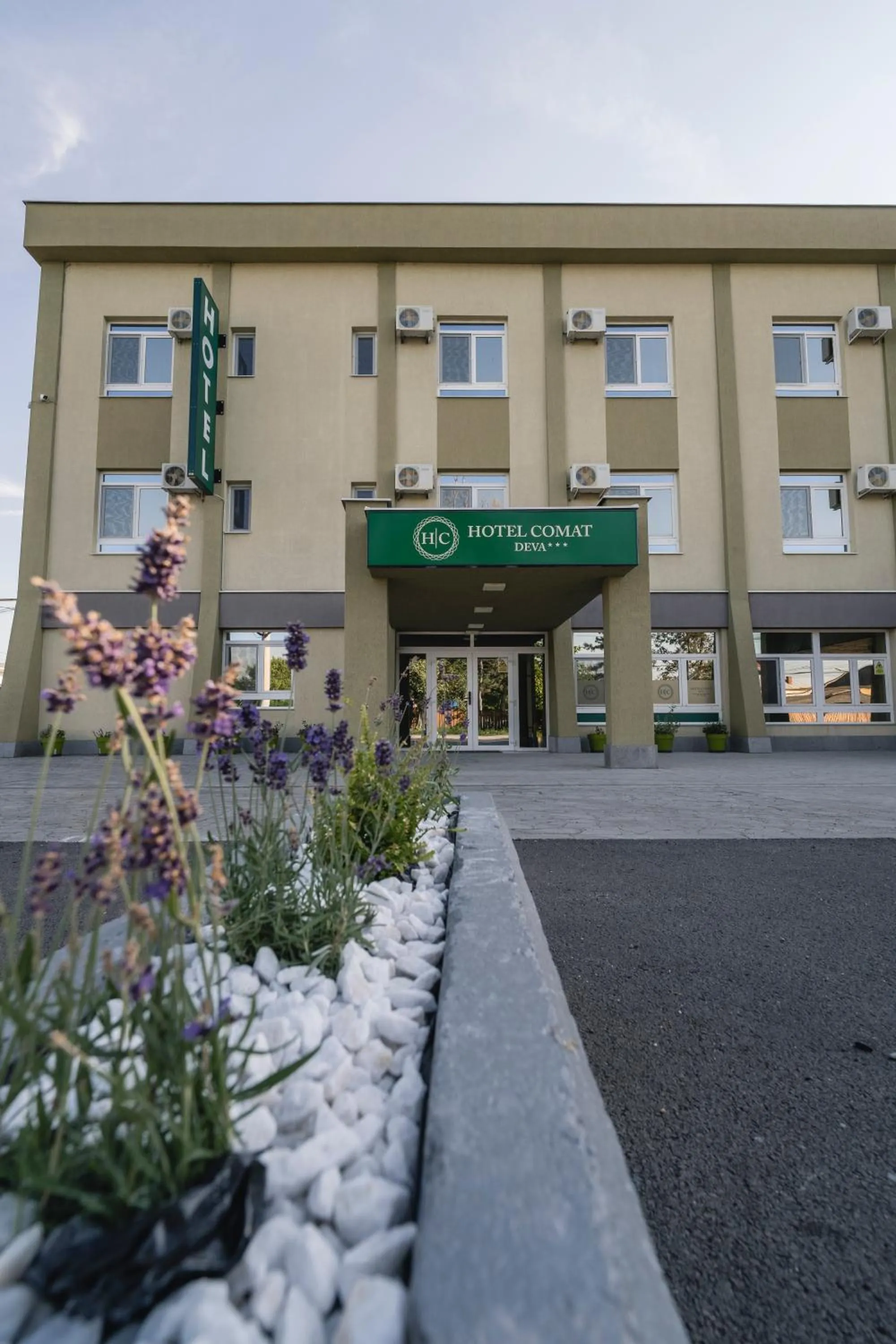 Property building in Hotel Comat Deva