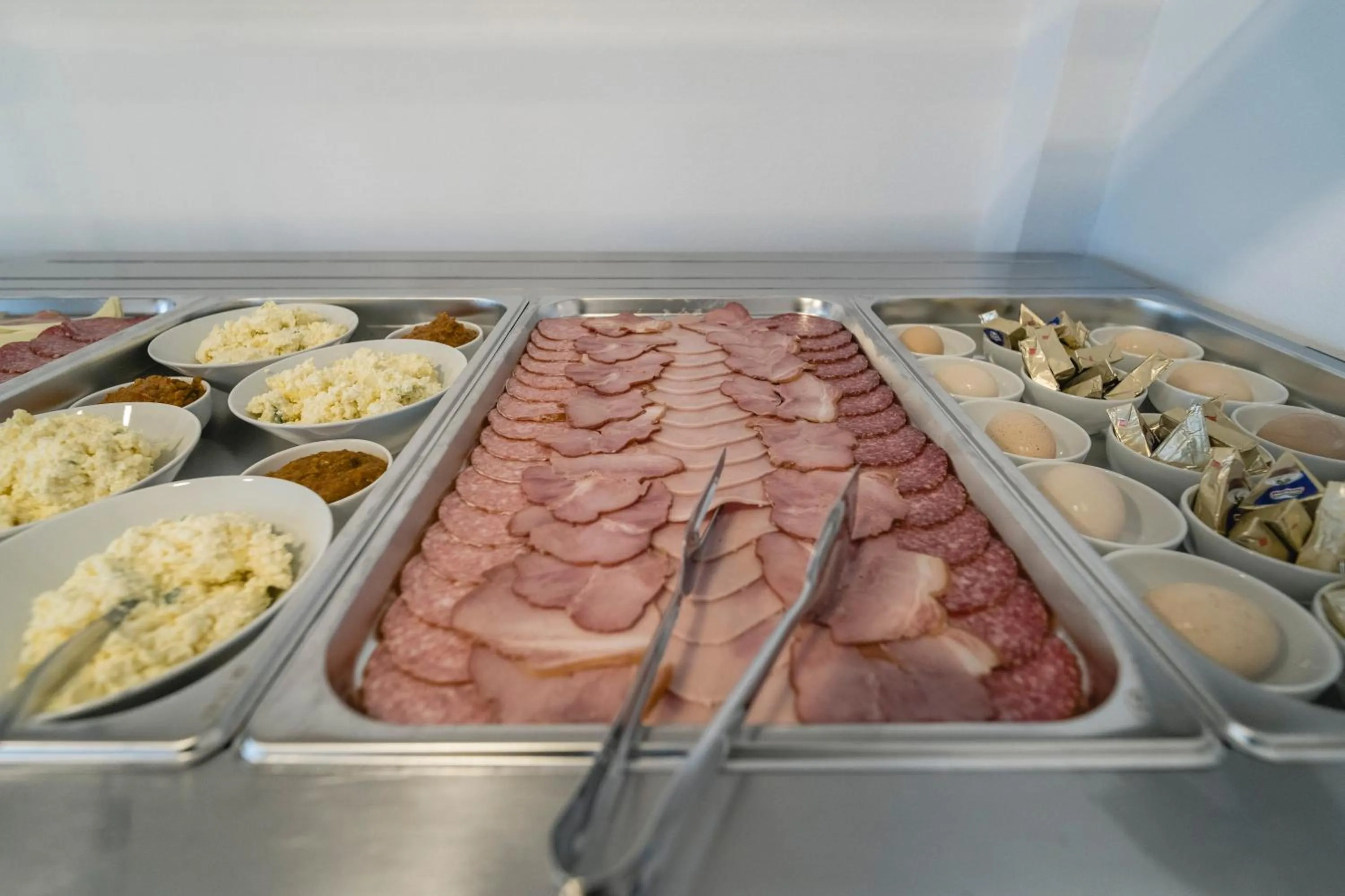 Buffet breakfast in Hotel Comat Deva