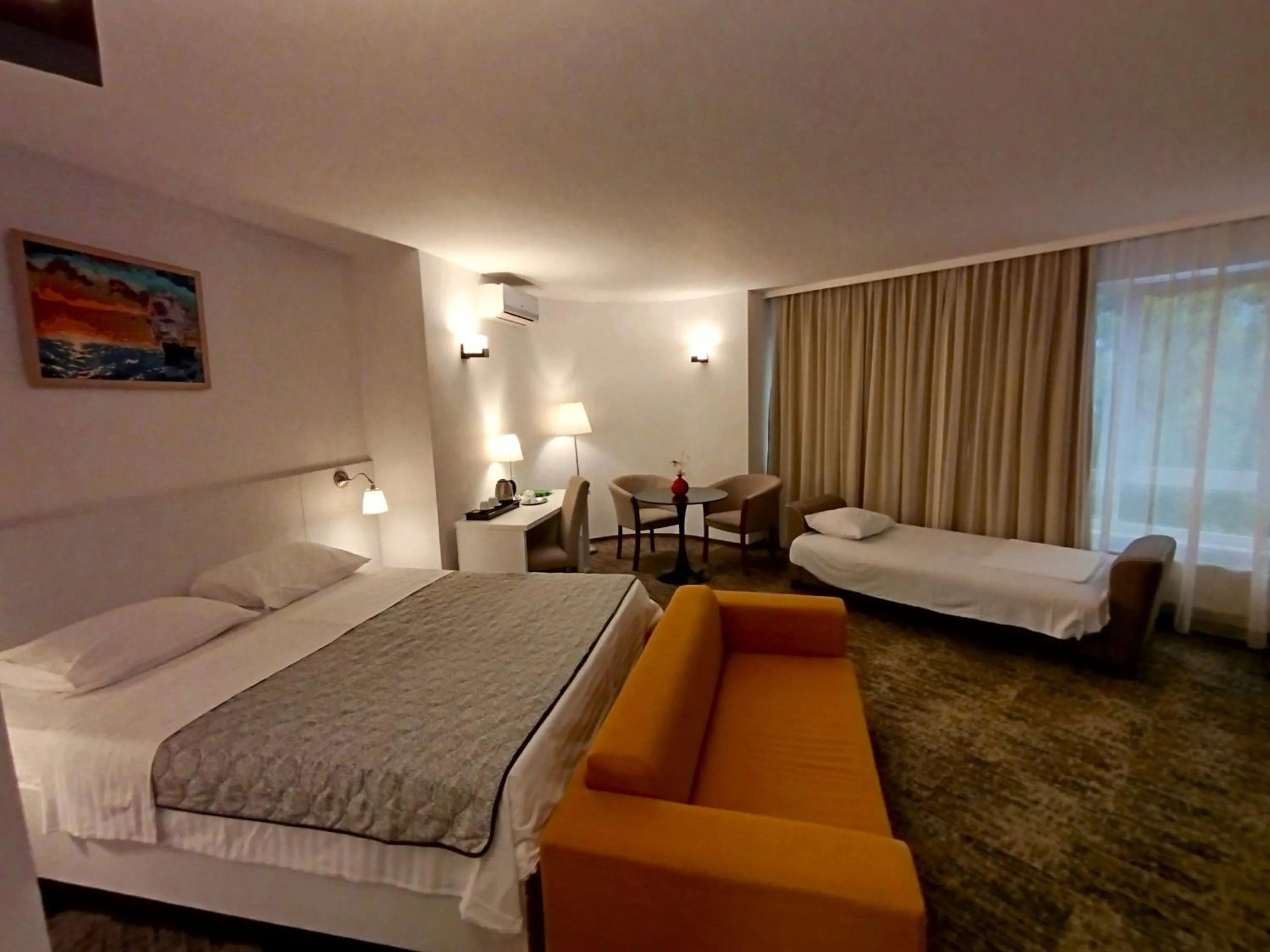 Bed in Hotel Comat Deva