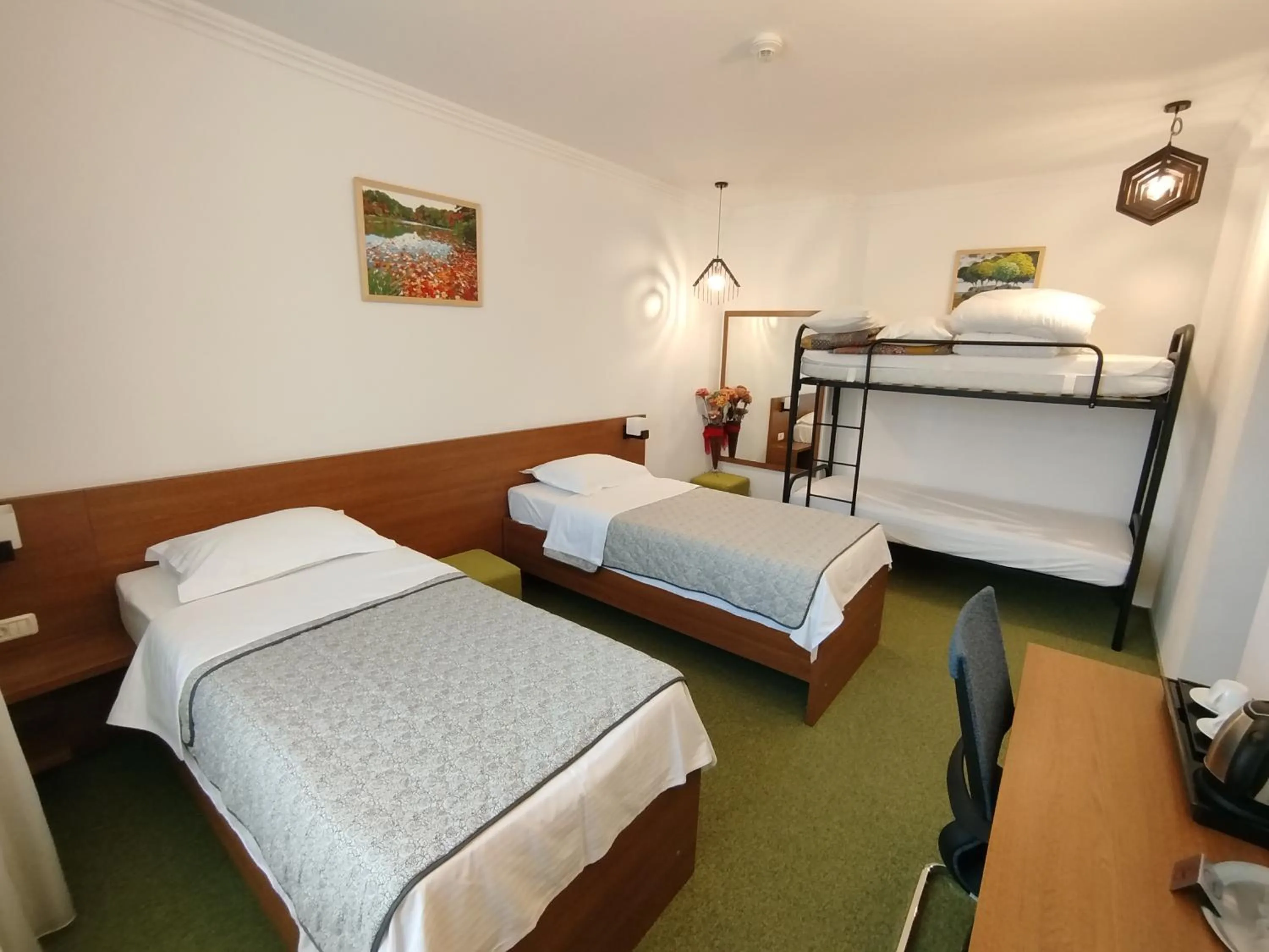 Bed in Hotel Comat Deva