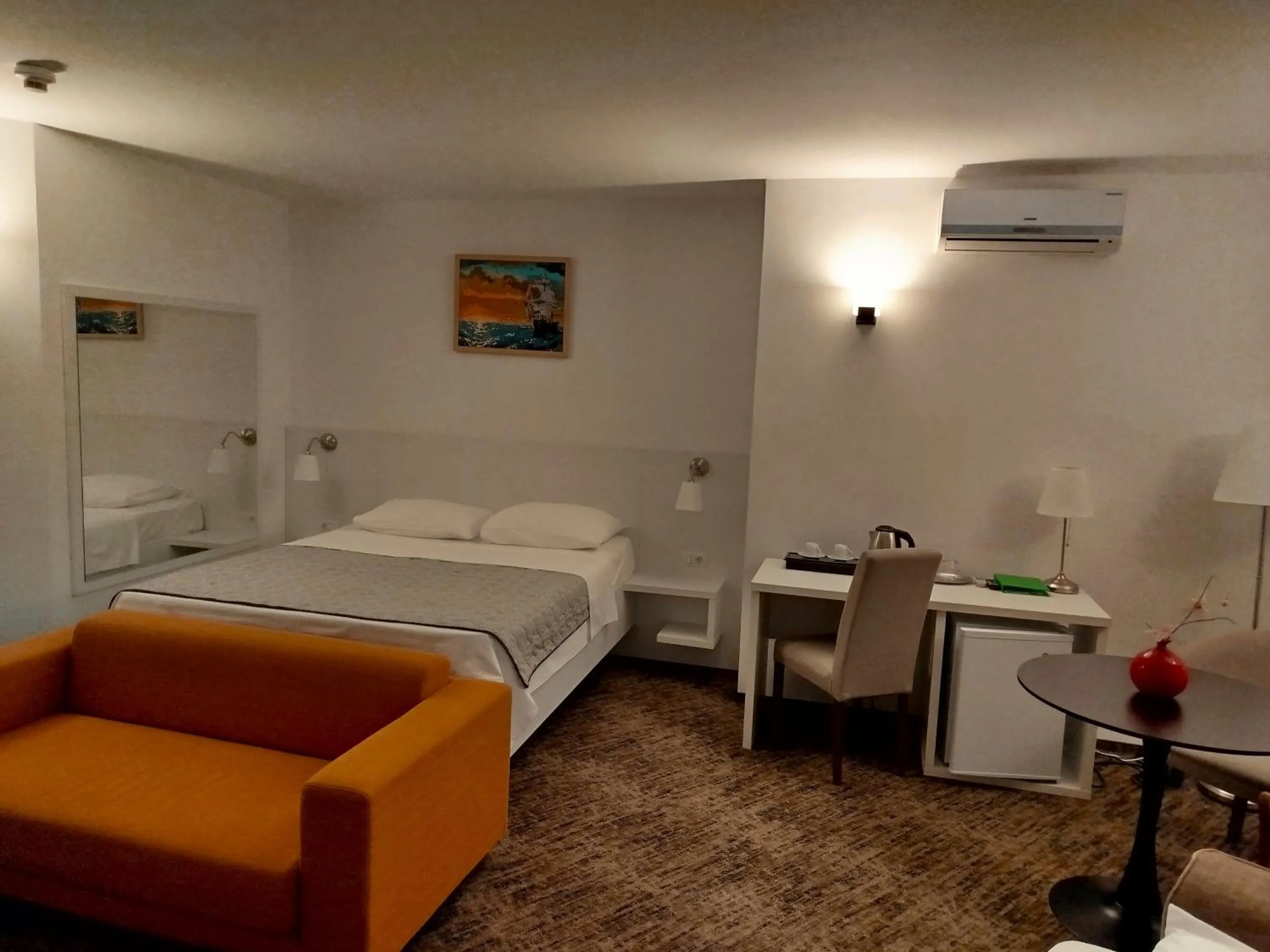 Bed in Hotel Comat Deva