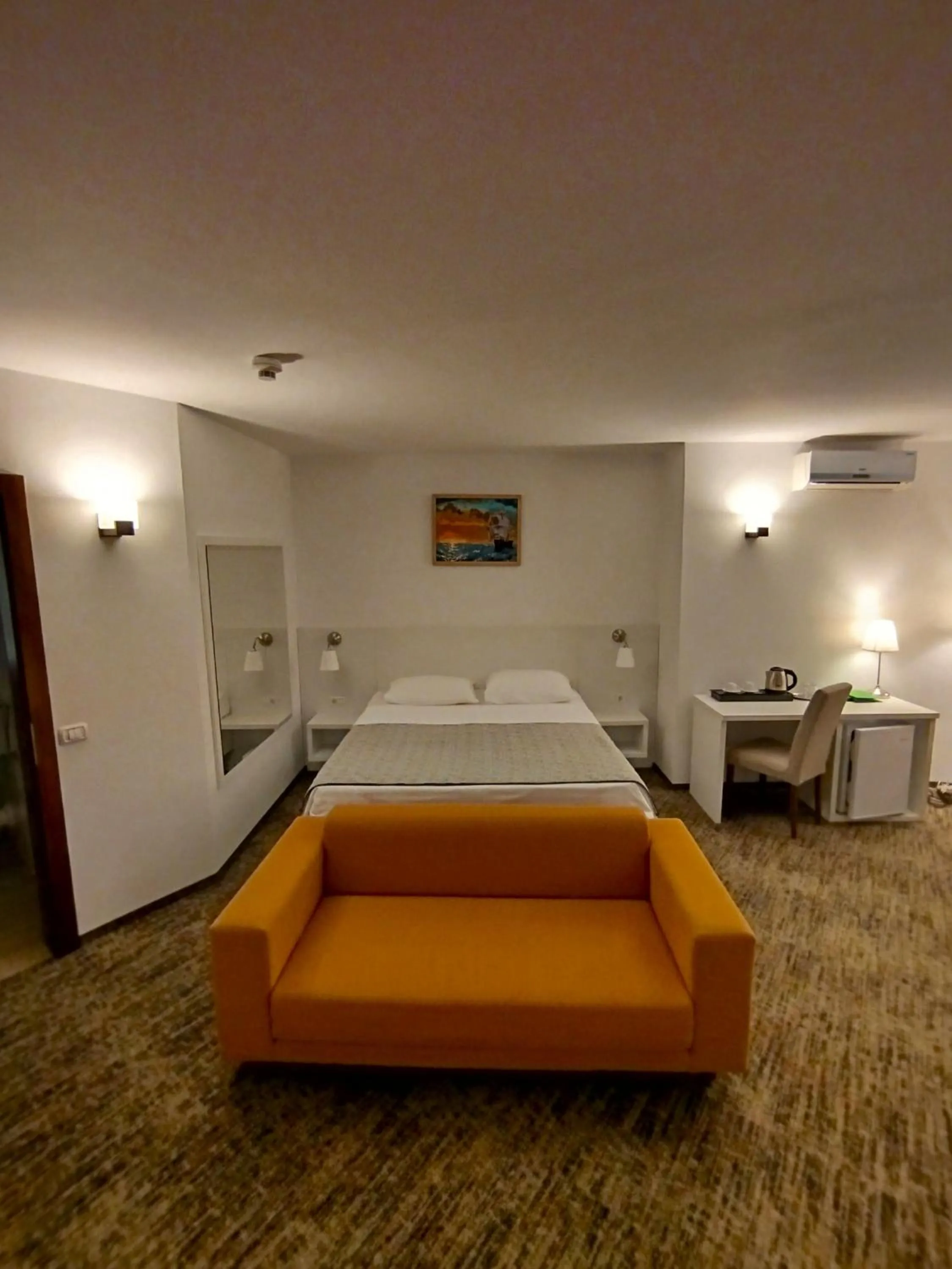 Bed in Hotel Comat Deva