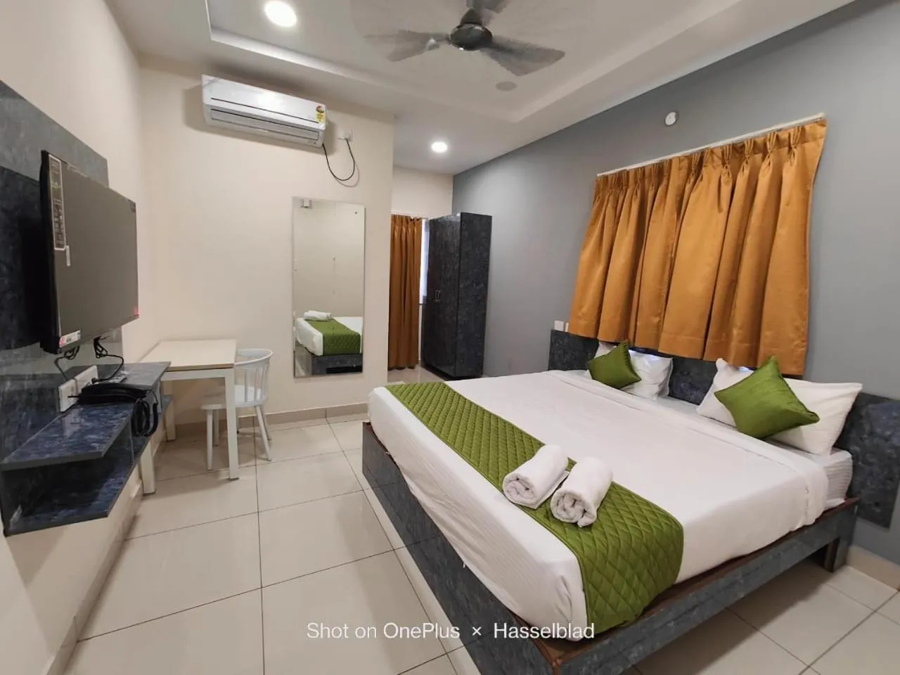 Bedroom, Bed in Hotel Aerotel Airport Zone,Shamshabad