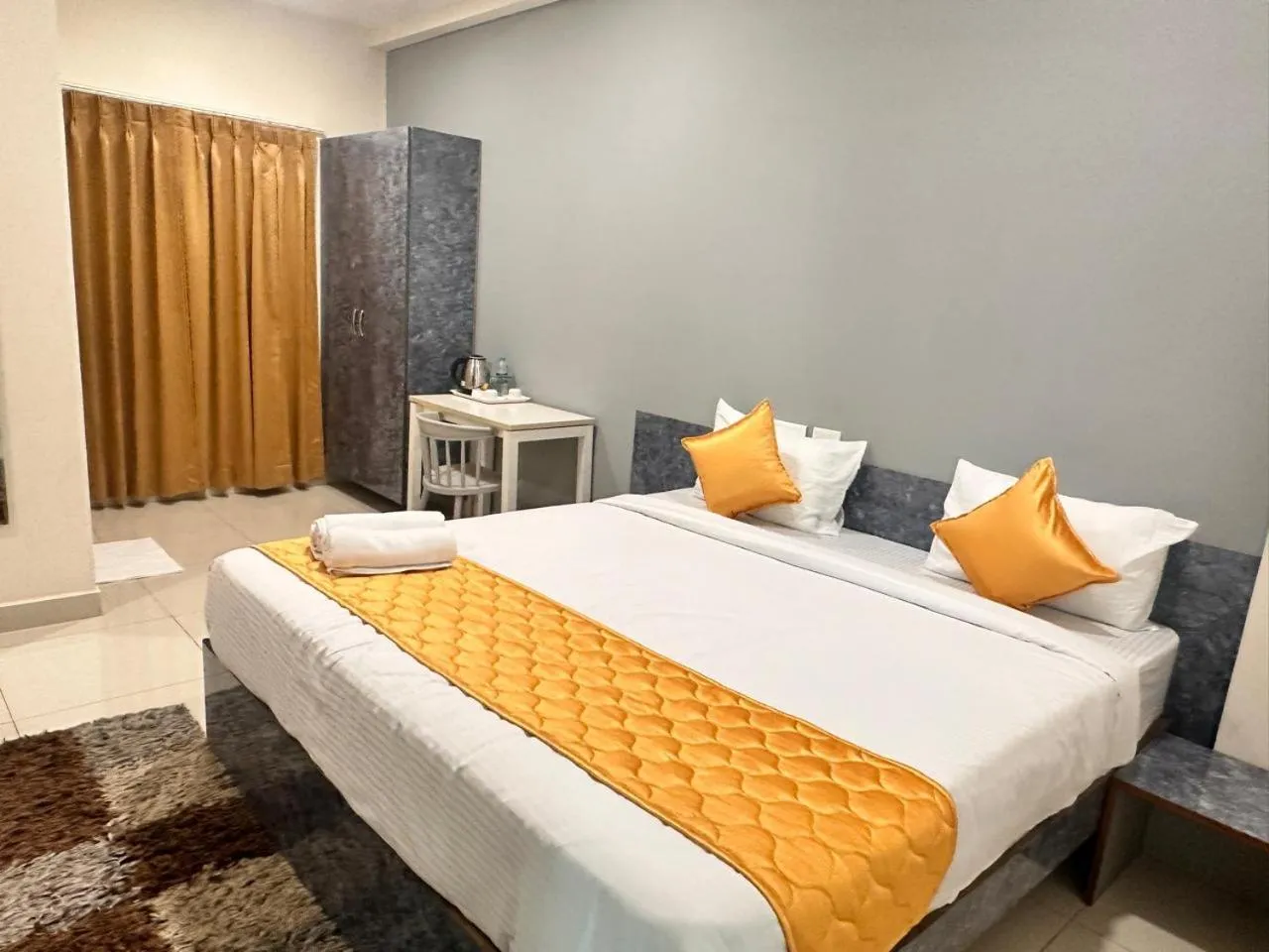 Bedroom, Bed in Hotel Aerotel Airport Zone,Shamshabad