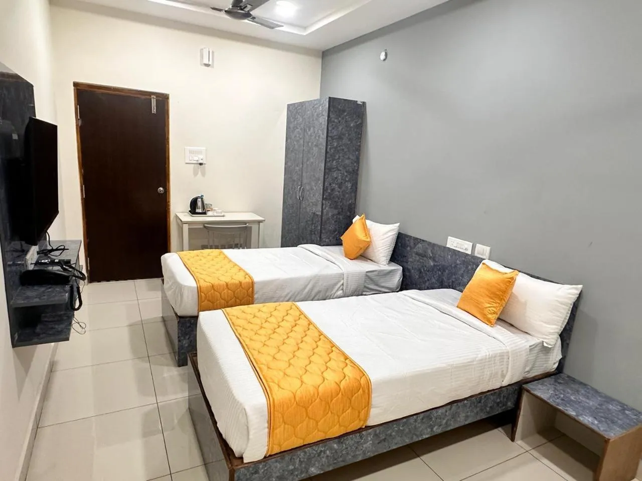 Bed in Hotel Aerotel Airport Zone,Shamshabad