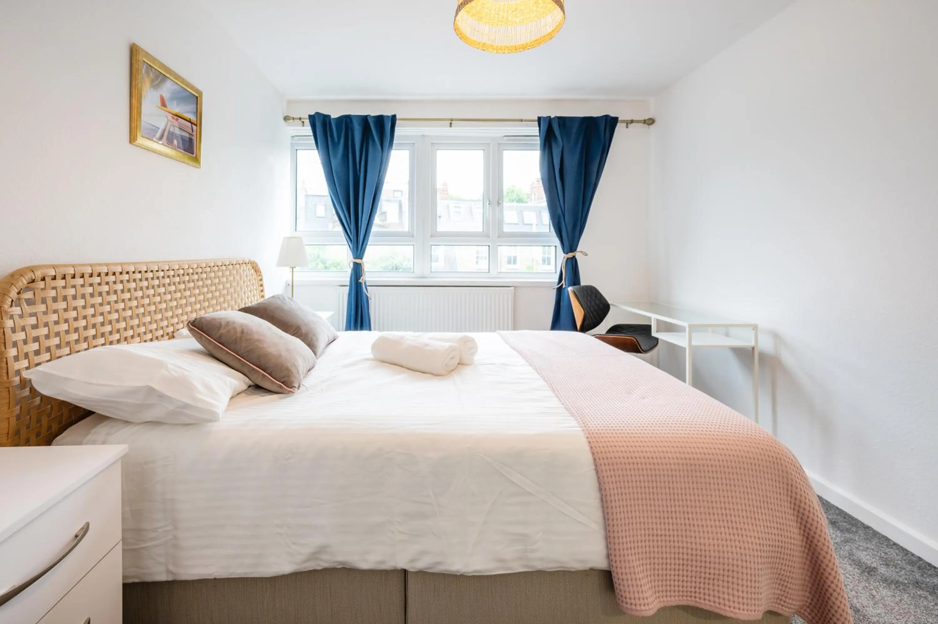 Nice 2-bed flat near Earls Court