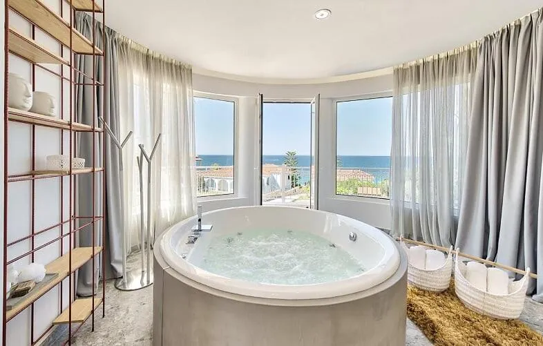 Hot Tub in Arkadia Hotel