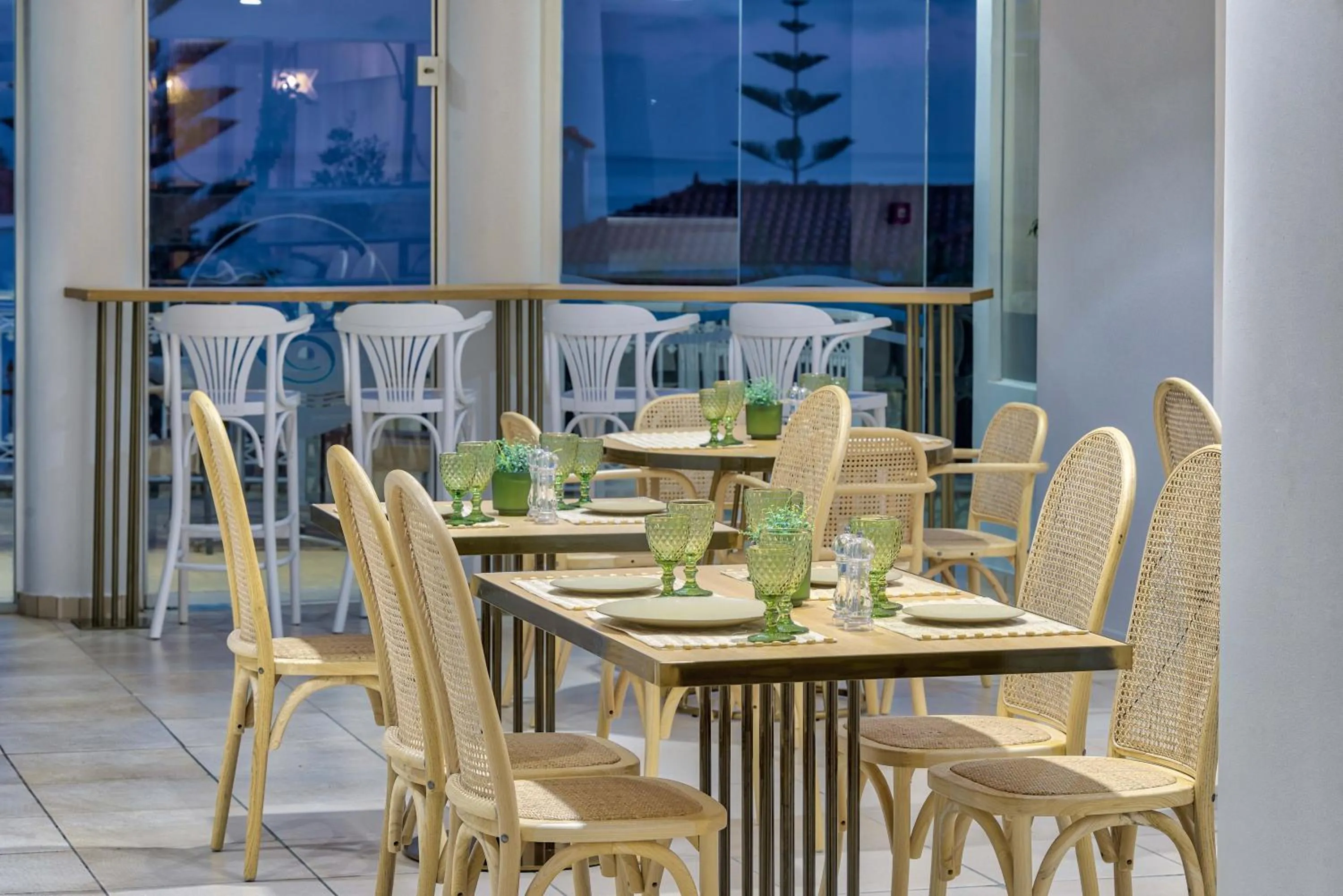 Restaurant/places to eat in Arkadia Hotel
