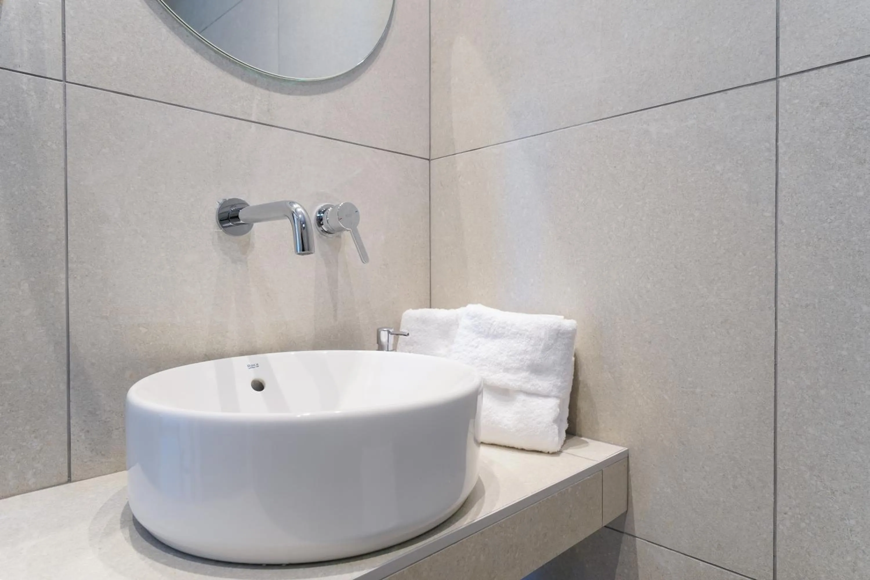 Bathroom in Emerial Deluxe Seaside Rooms