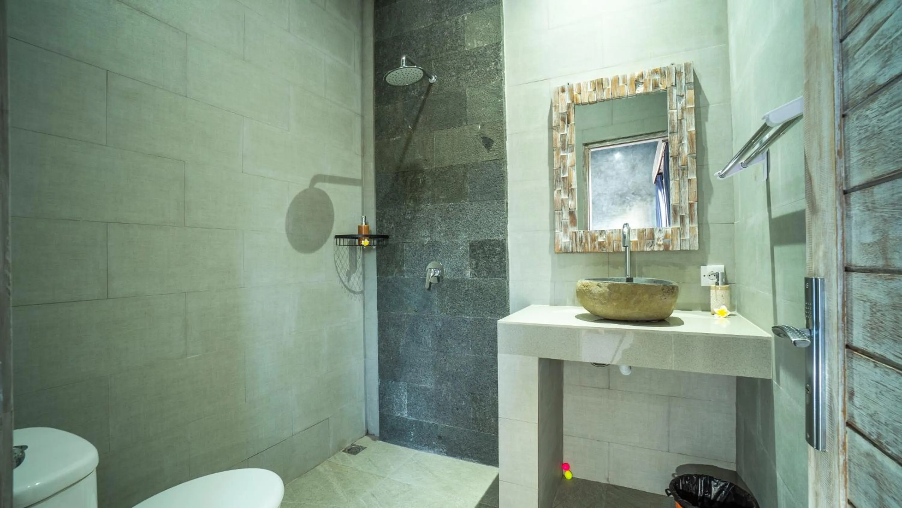 Shower in Skyline House Ubud View by EPS