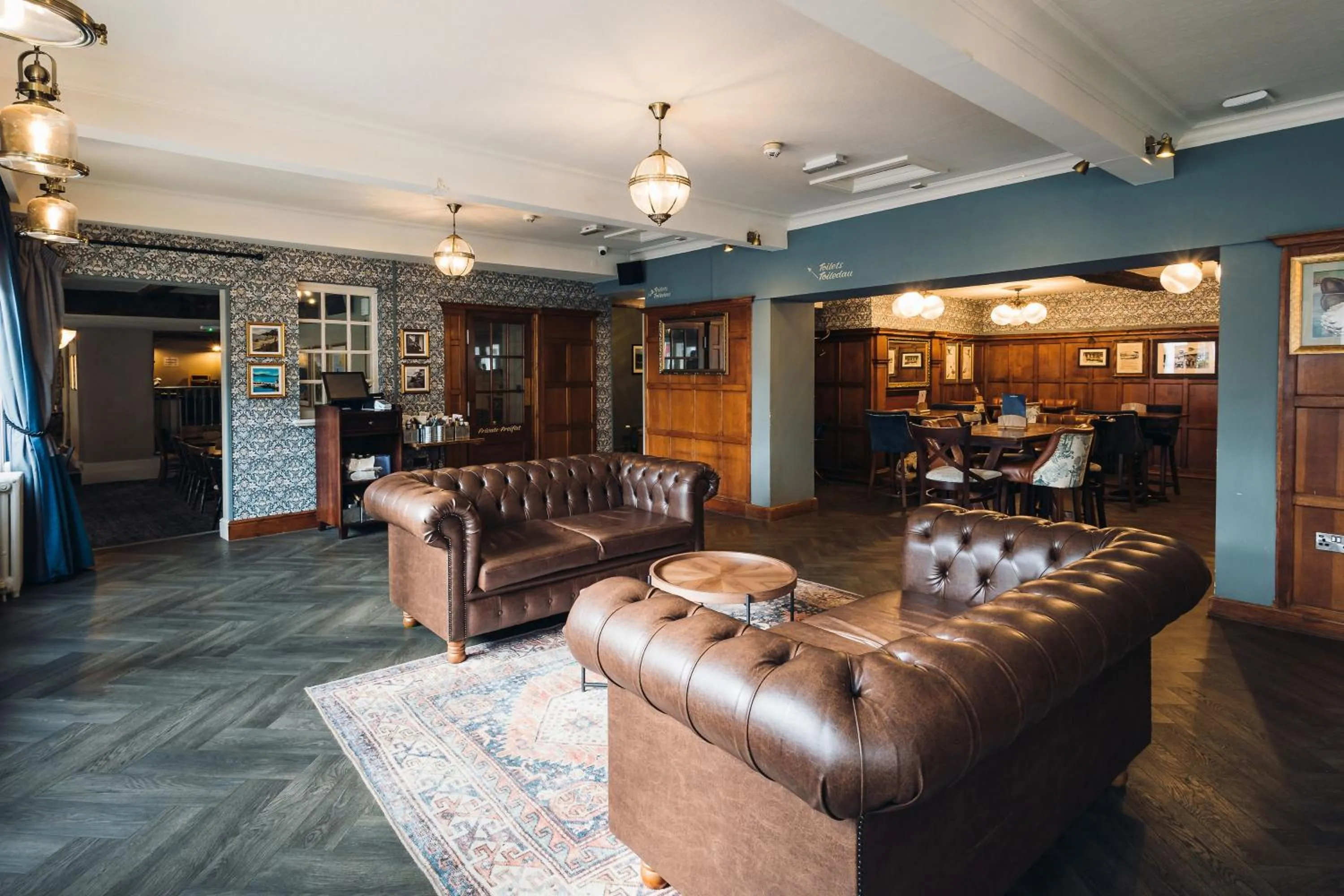 Lounge or bar in White Lion Royal Hotel