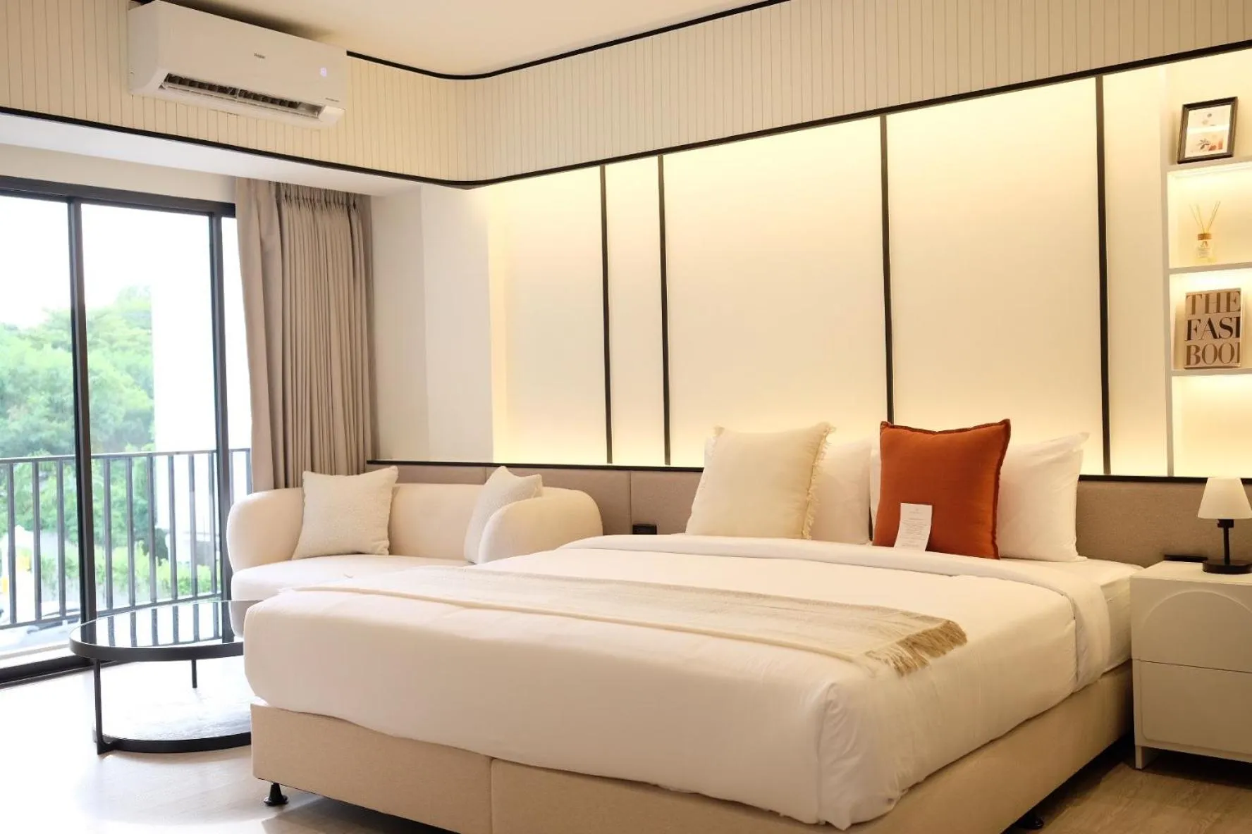 Bed in Pillow B Hotel