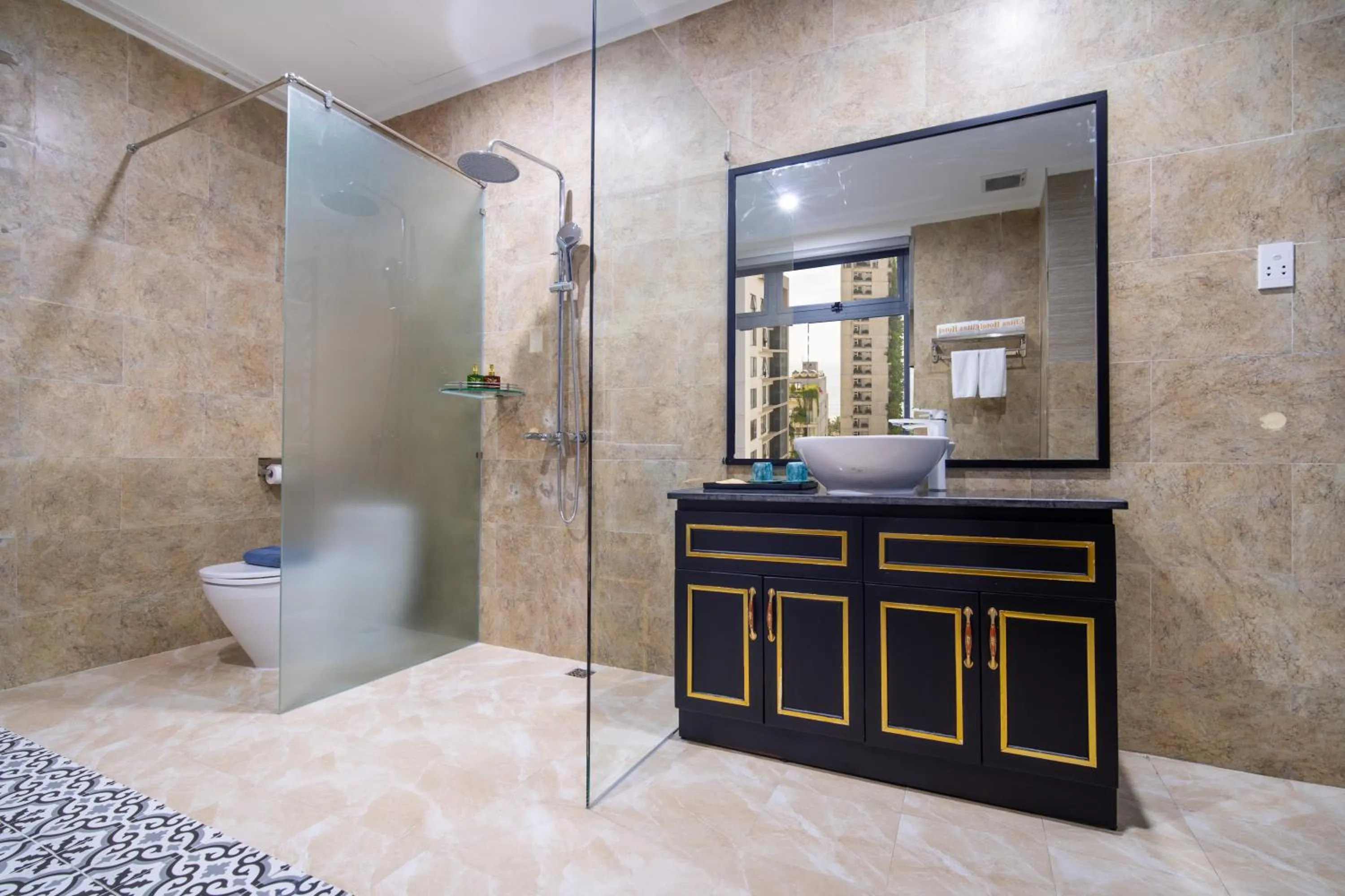 Shower in Elites Hotel