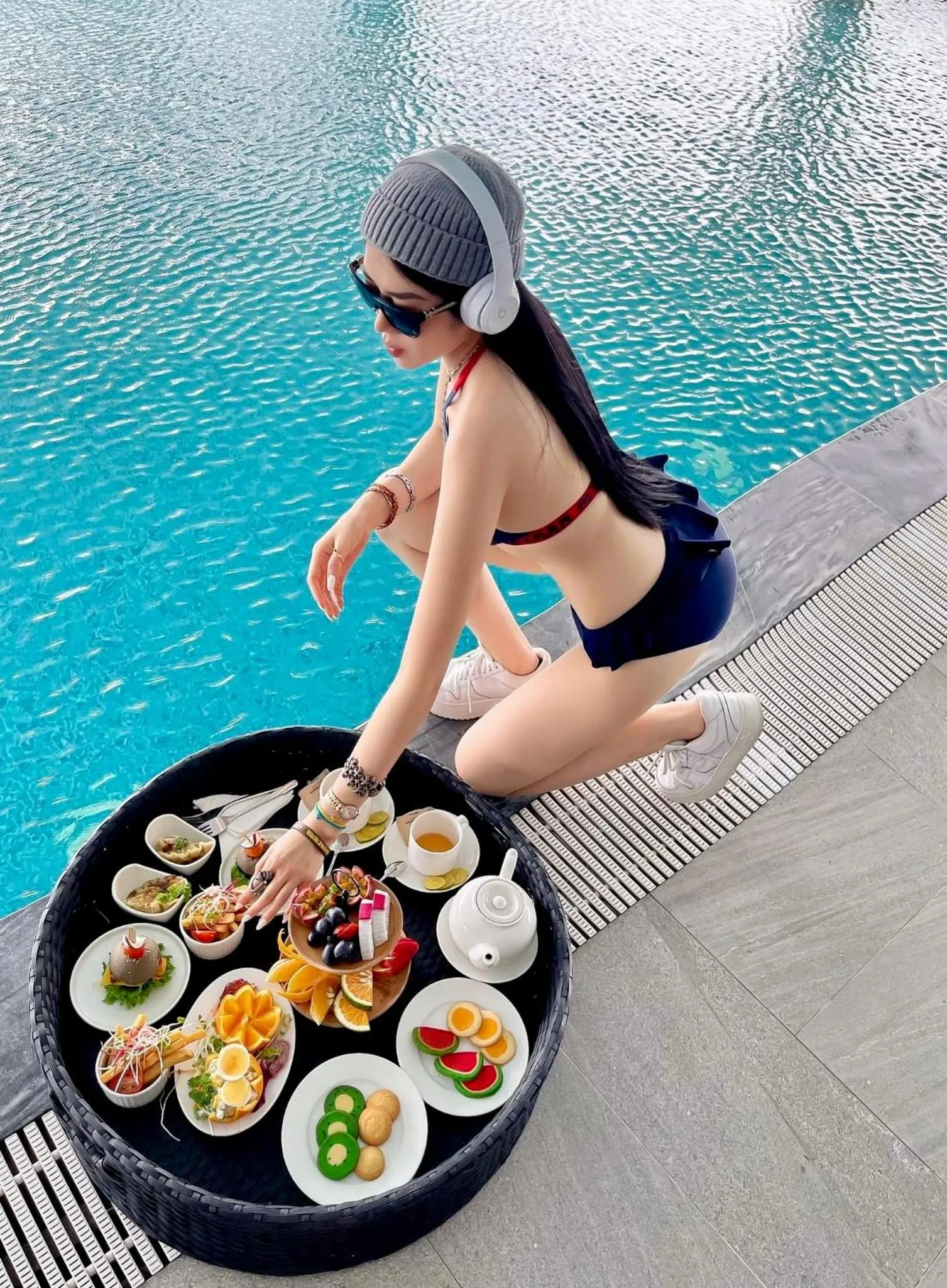 People in Elites Hotel