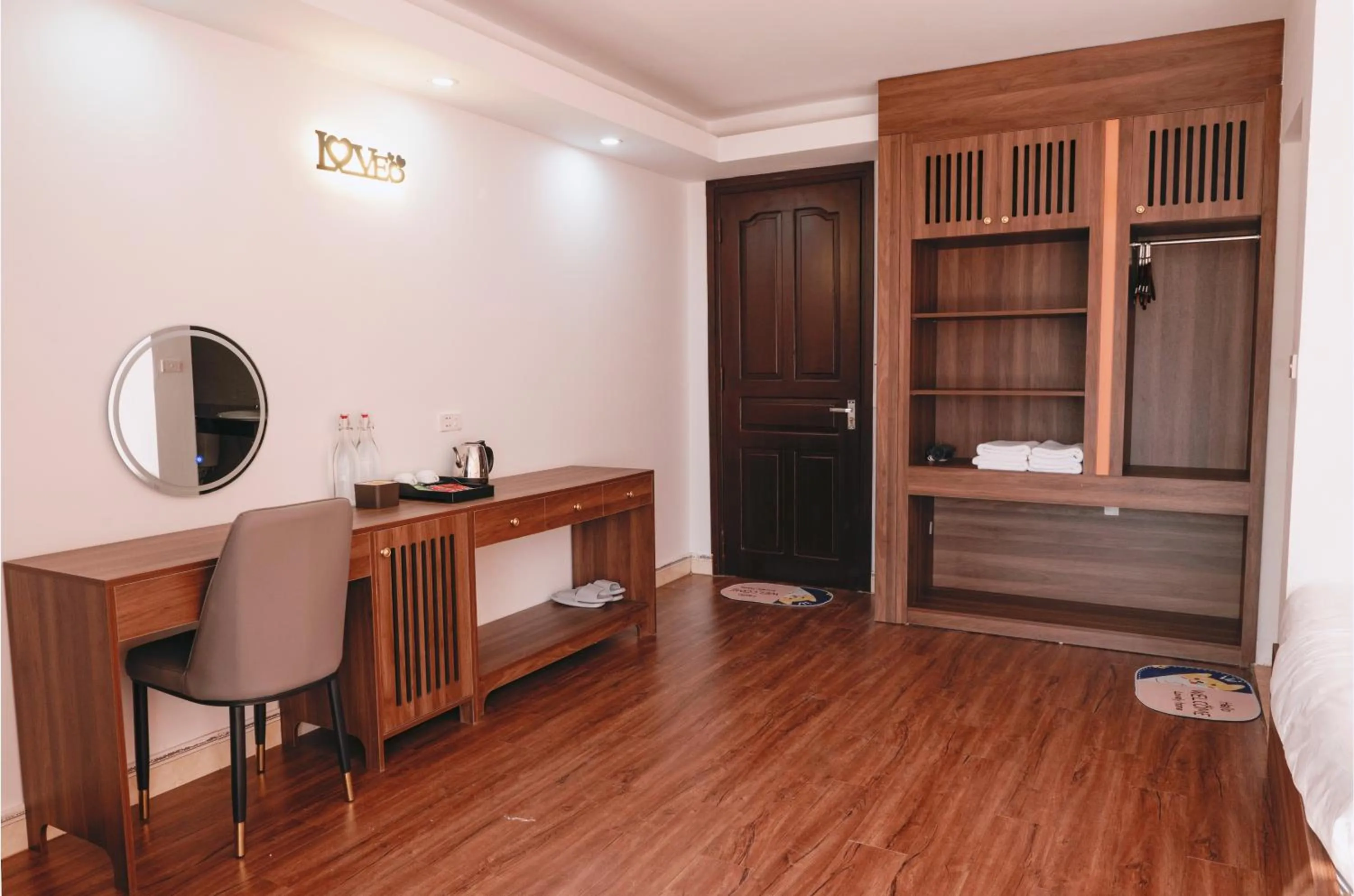 wardrobe in Lito Hotel Central Sa Pa