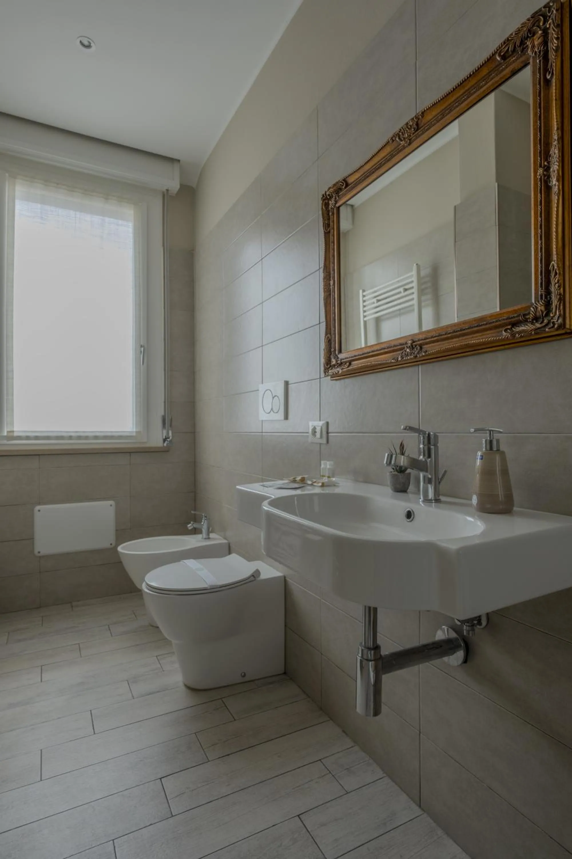 Alla Scaletta - Stanze con Bagno Privato e WiFi a Pochi Passi dal Duomo