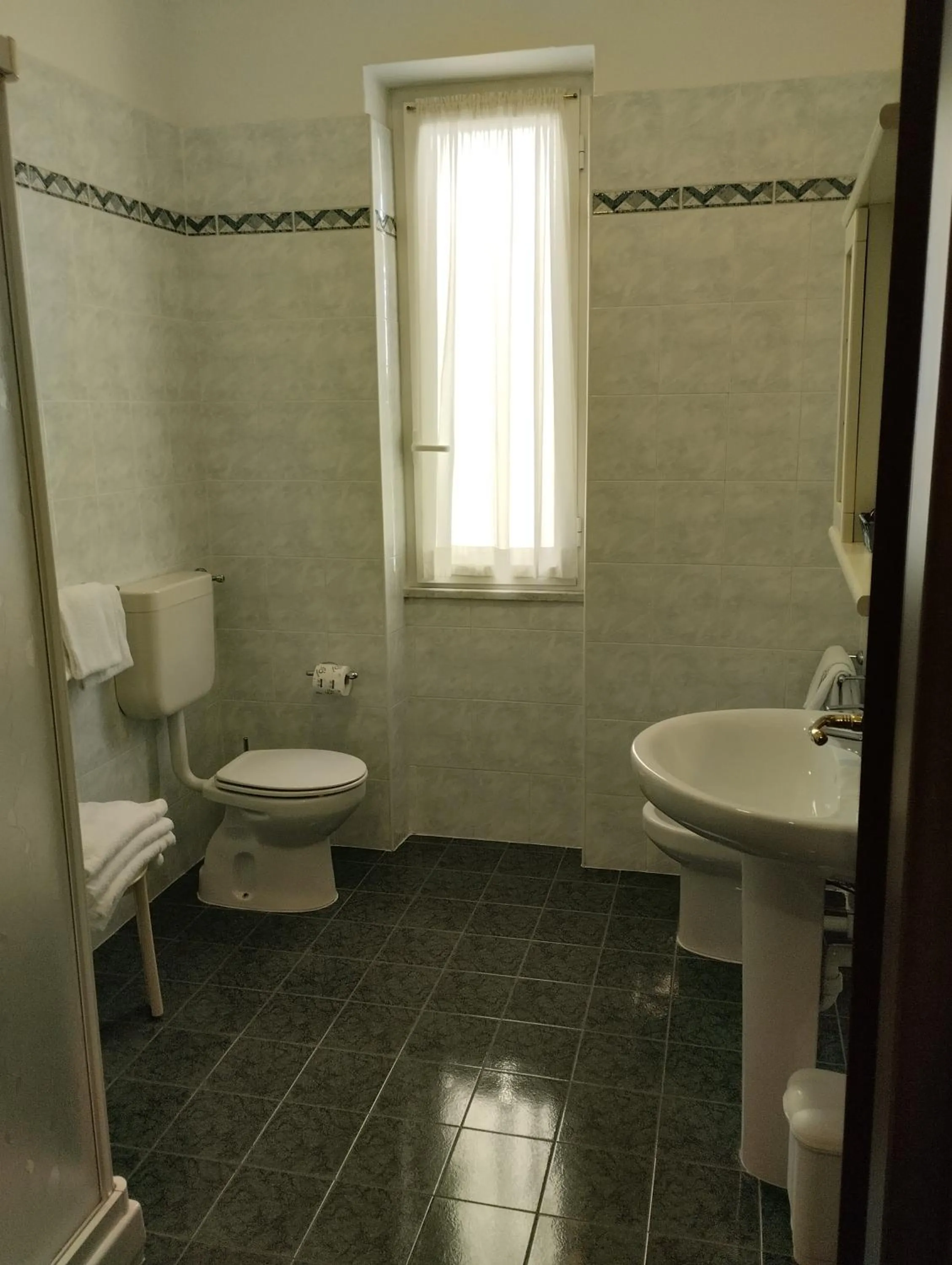 Toilet in Hotel Tiffany