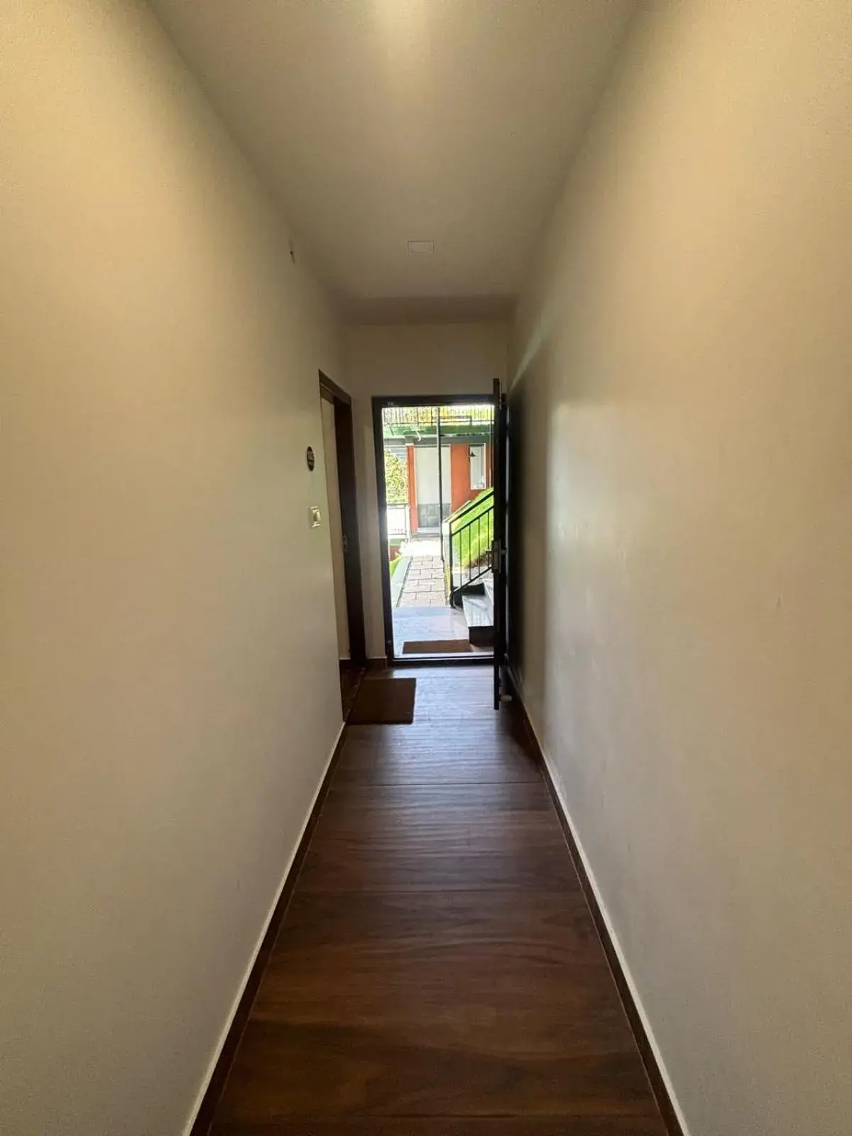 Facade/entrance in Lush Hills by Benchmark Facade/entrance in Lush Hills by Benchmark