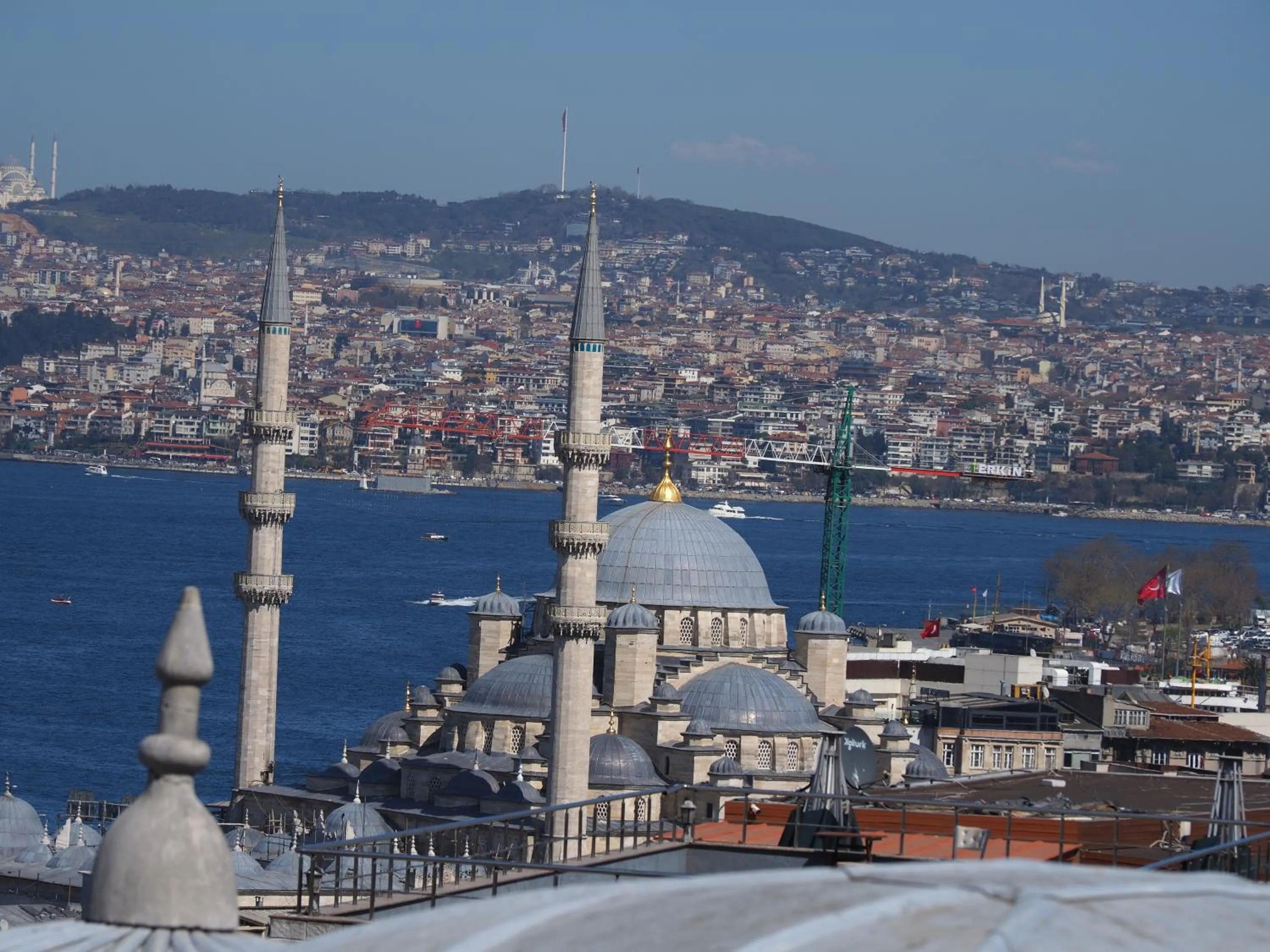 Nearby landmark in Riverside Hotel