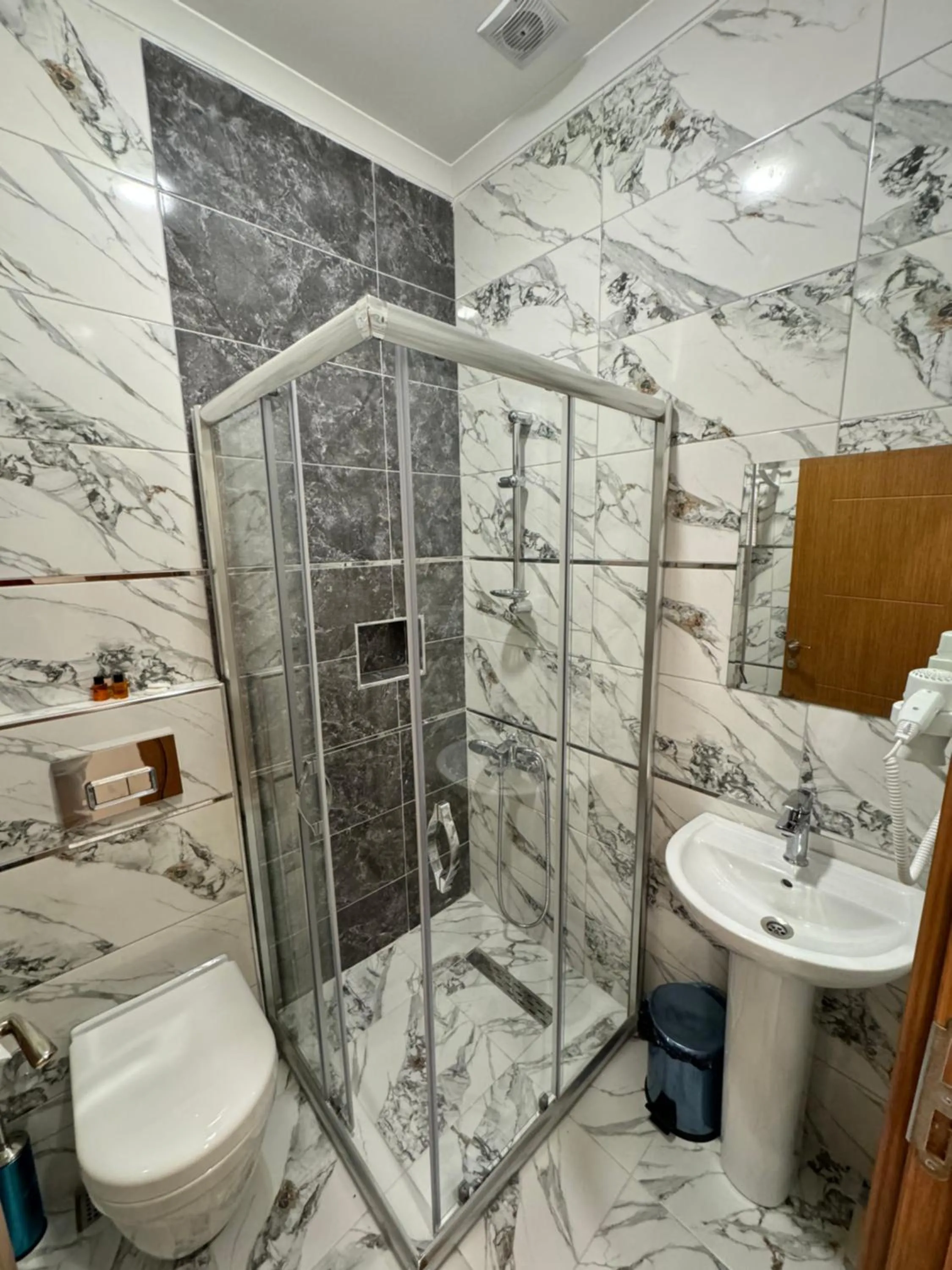 Shower in Riverside Hotel