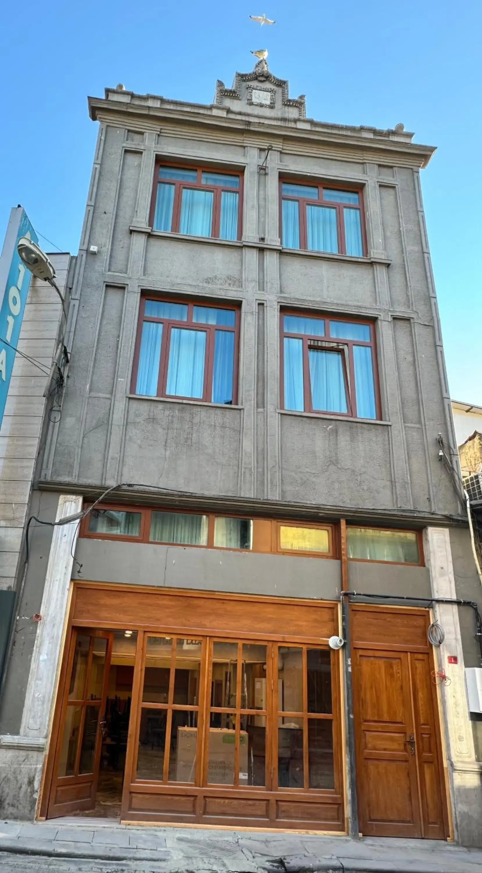 Property building in Riverside Hotel Property building in Riverside Hotel