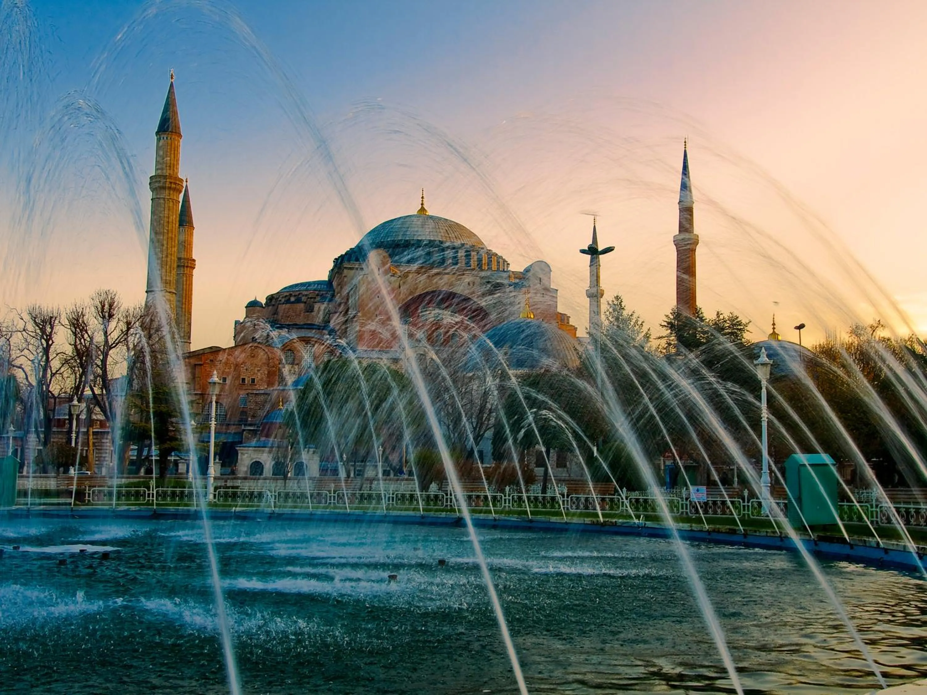 Nearby landmark in Riverside Hotel