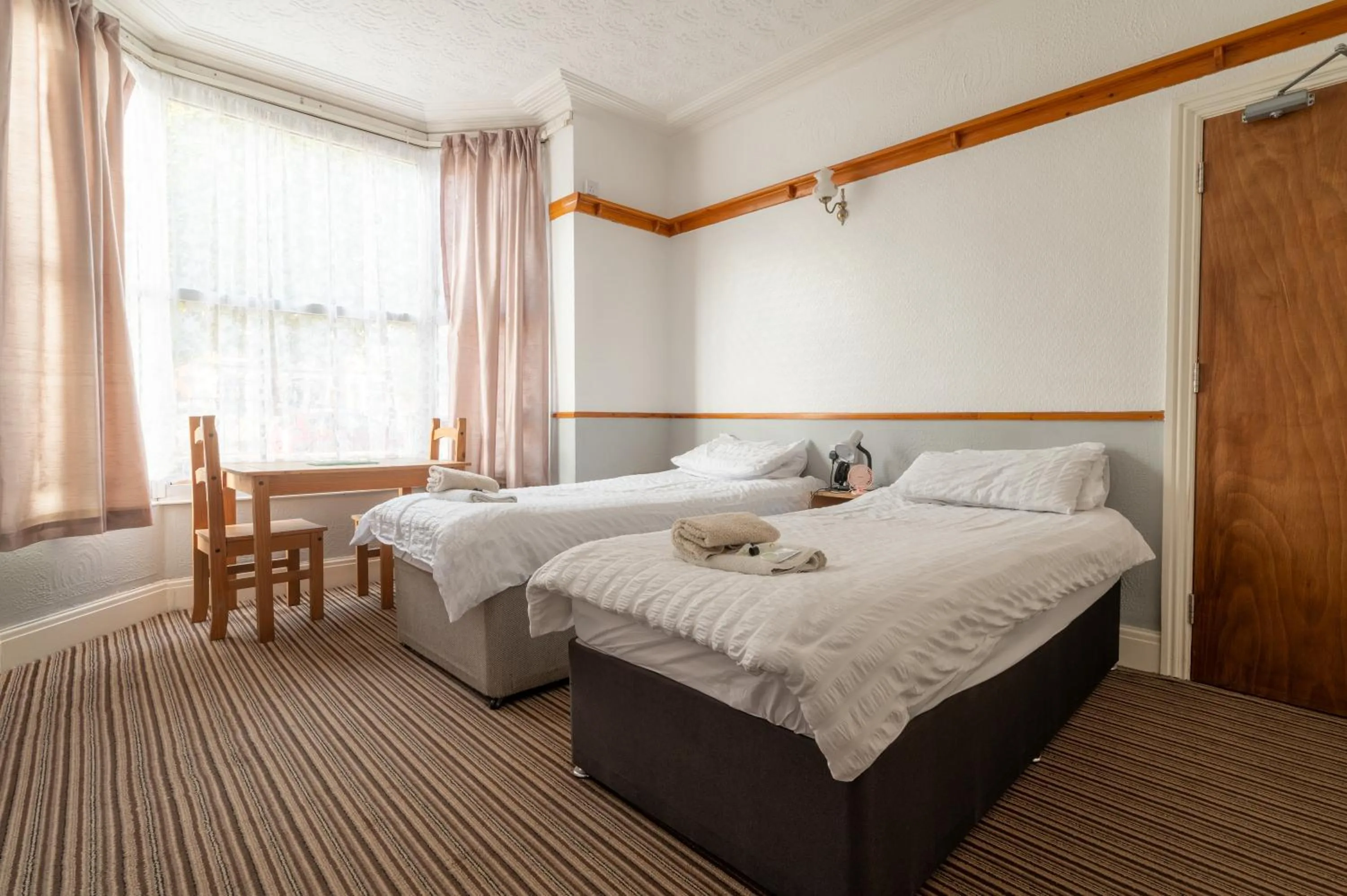 Bedroom, Bed in Moonside Rooms