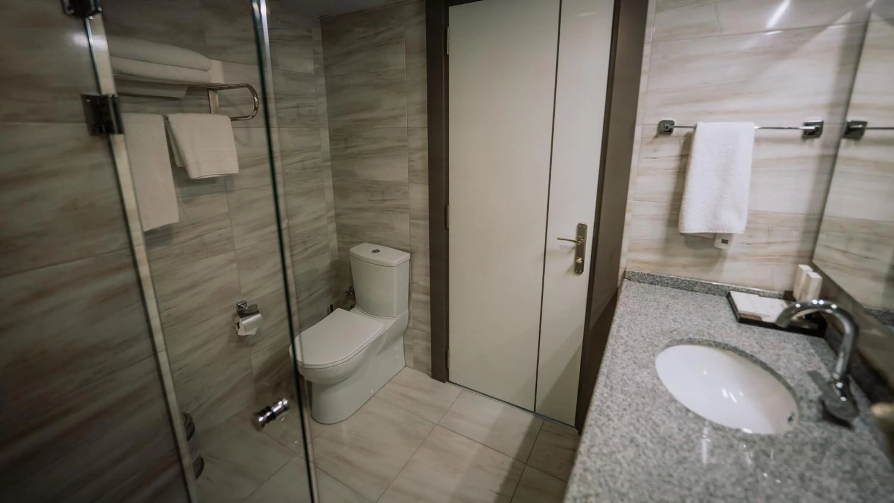 Toilet in Marlen Hotel Denizli