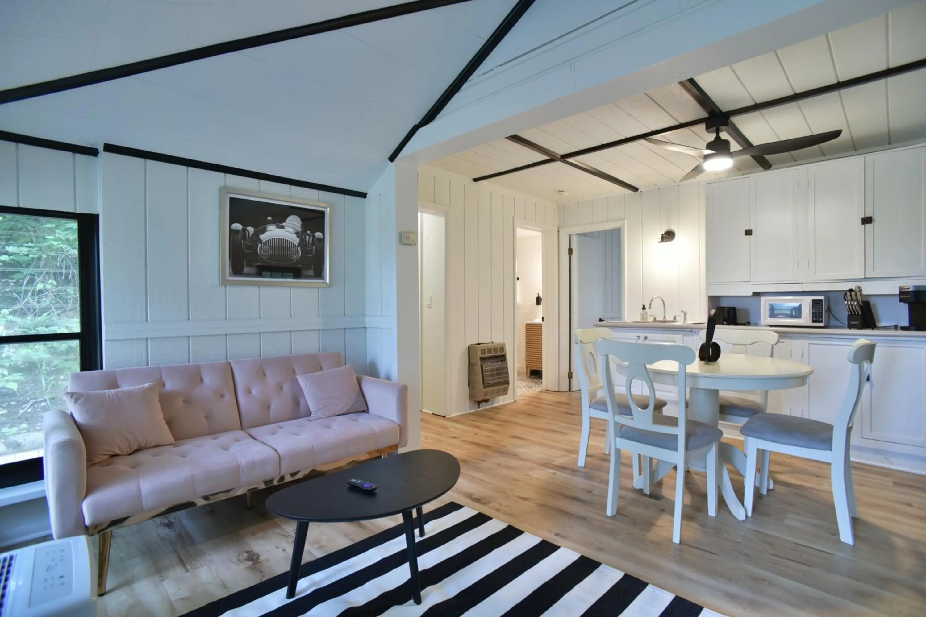 Kitchen or kitchenette in Showboat Hotel