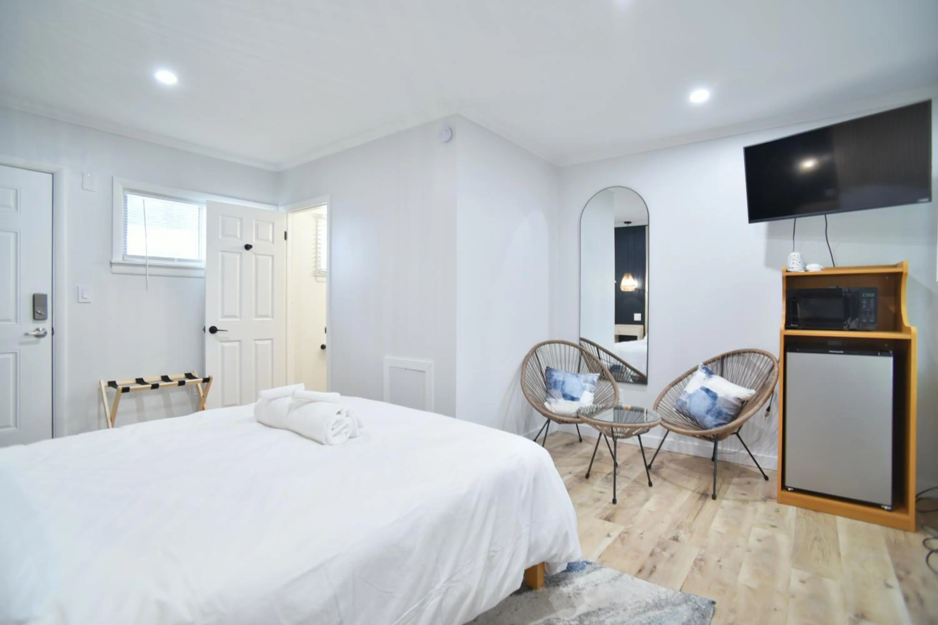 Photo of the whole room, Bed in Showboat Hotel