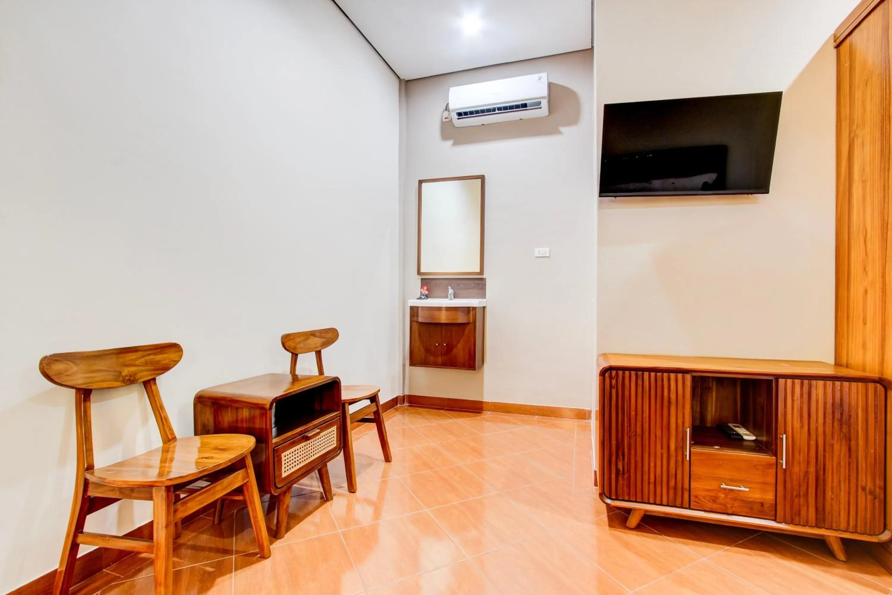 Bedroom in Capital O 93994 Dalem Kamulyan Syariah Guest House