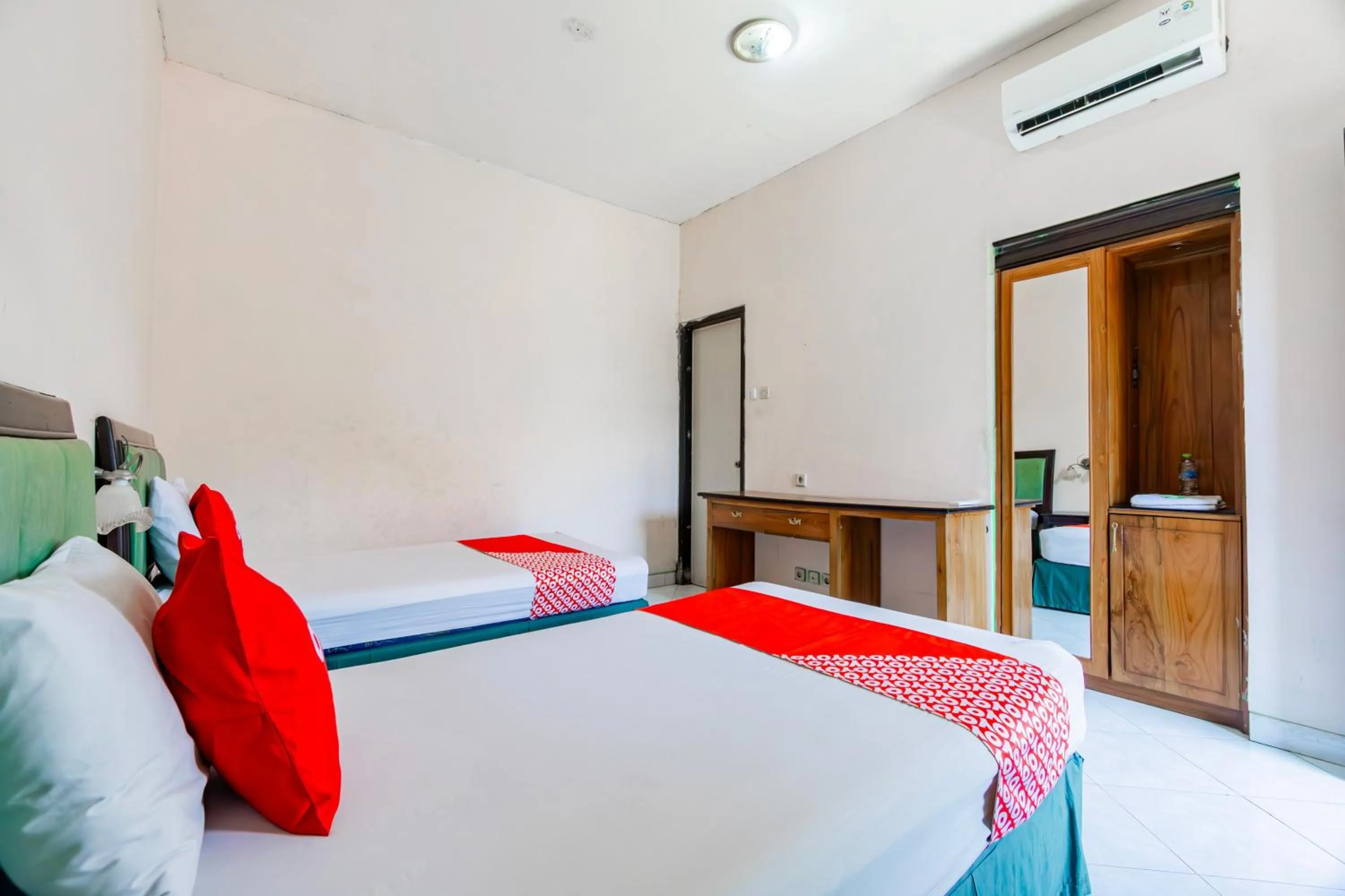 Bedroom, Bed in Hotel O Sidoarjo Near Juanda International Airport