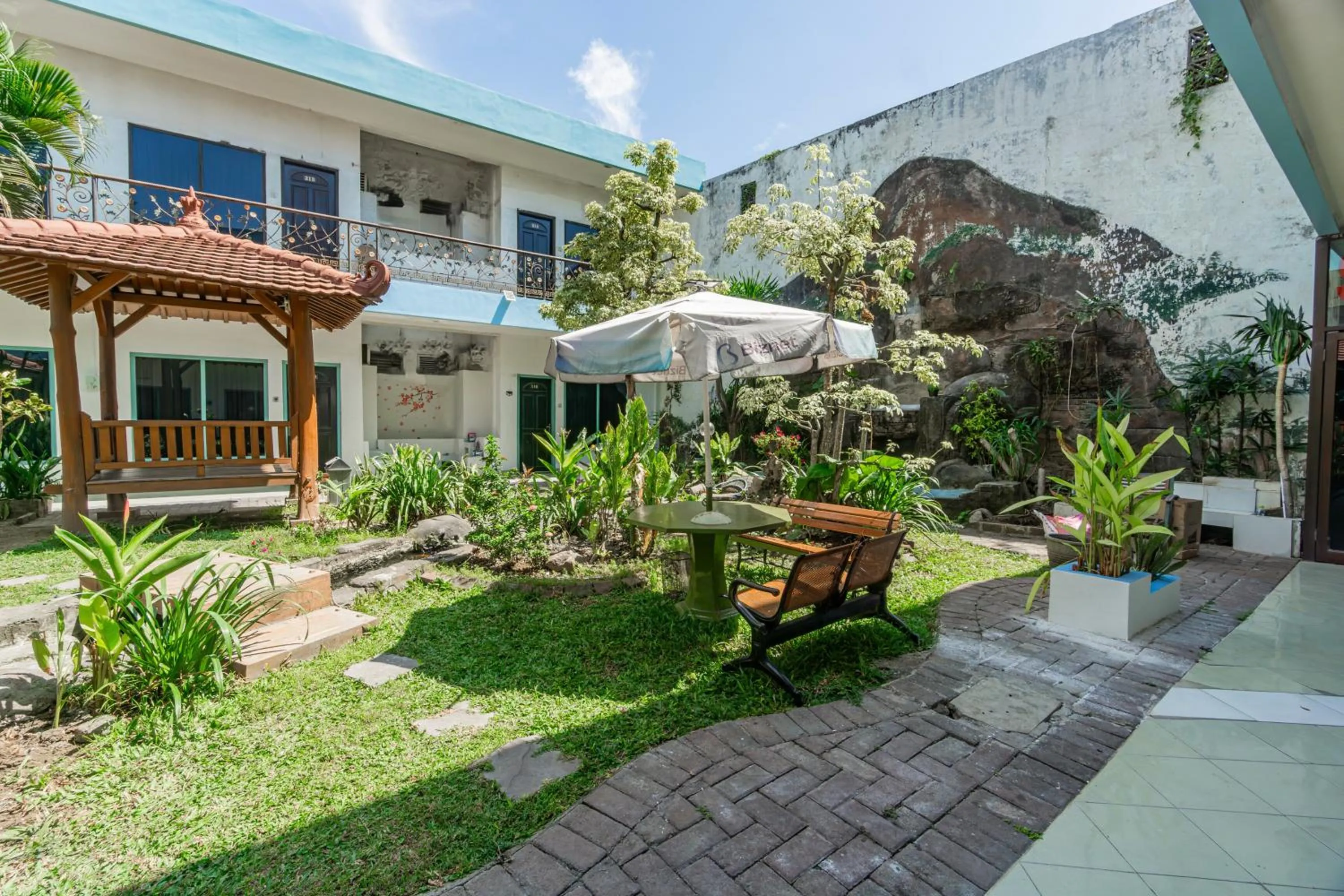 Garden in Hotel O Sidoarjo Near Juanda International Airport