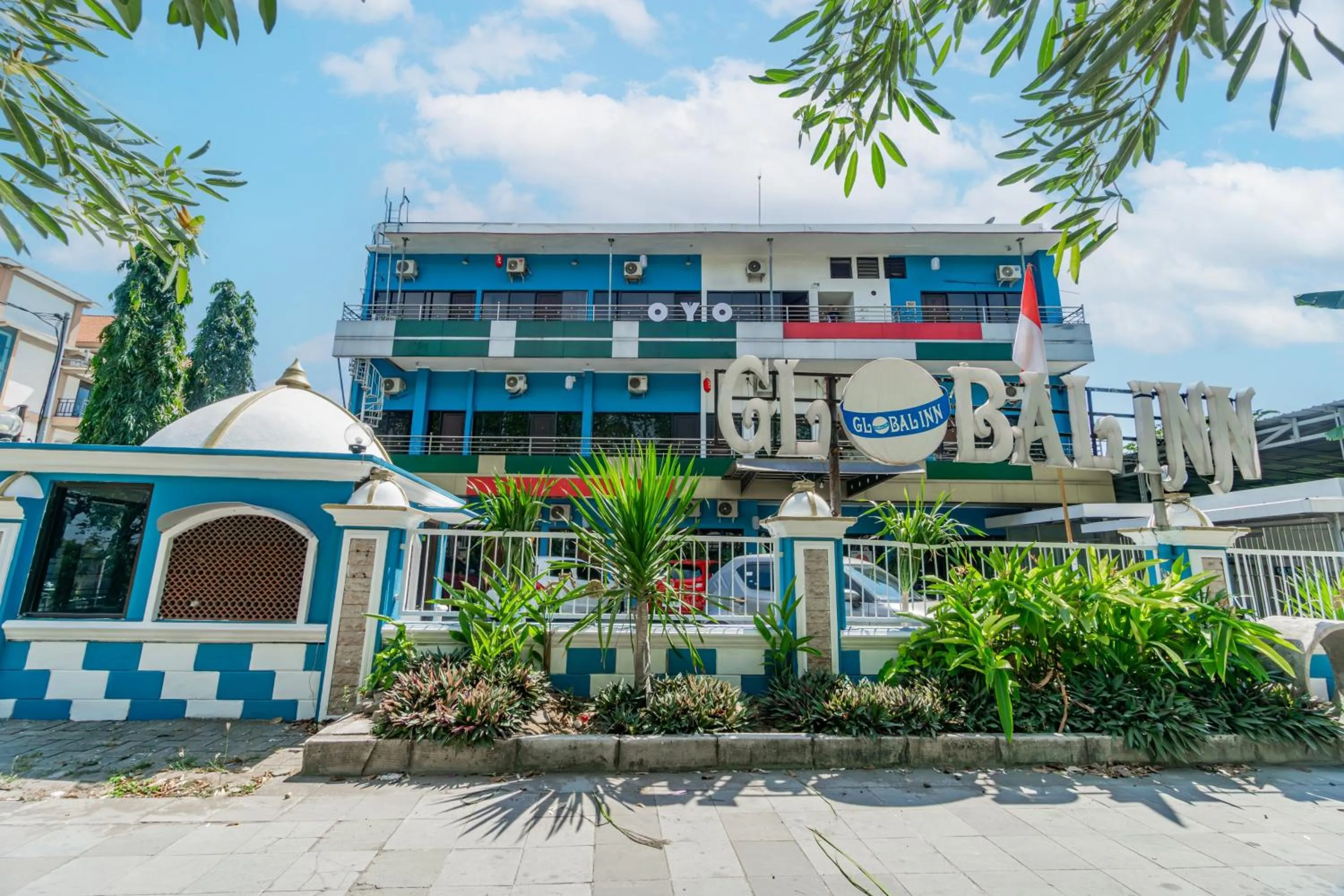 Facade/entrance in Hotel O Sidoarjo Near Juanda International Airport