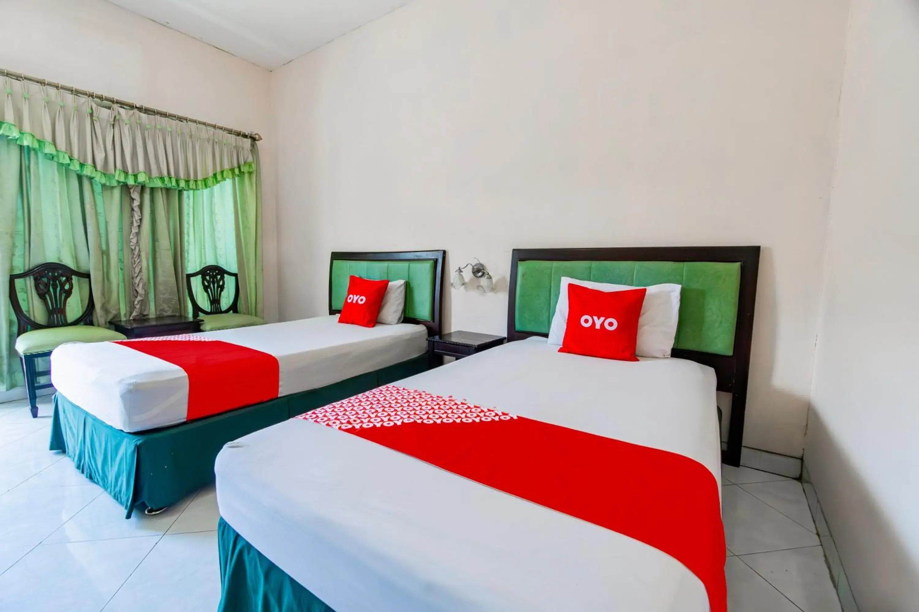 Standard Twin Room in Hotel O Sidoarjo Near Juanda International Airport Standard Twin Room in Hotel O Sidoarjo Near Juanda International Airport