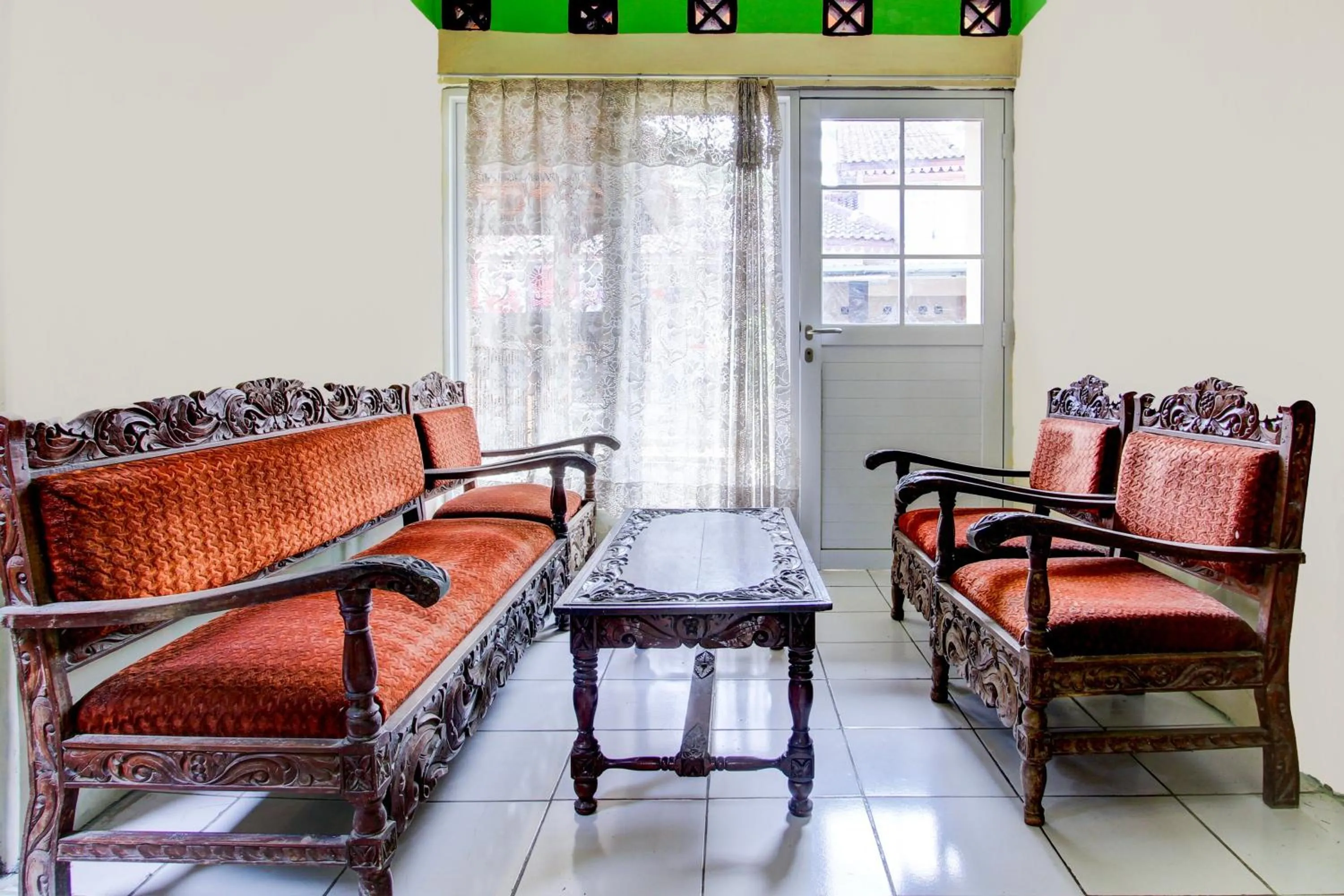 Lobby or reception in Hotel O Homestay Bintang Syariah