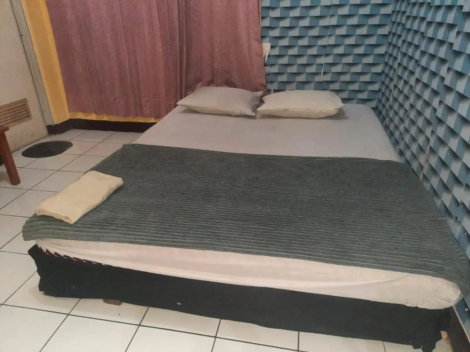 Deluxe King Room in Hotel O Guest House Pak Eman Deluxe King Room in Hotel O Guest House Pak Eman