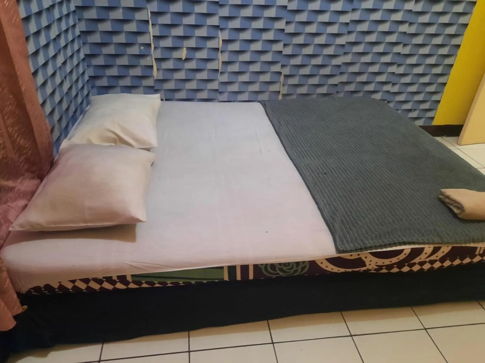 Bedroom, Bed in Hotel O Guest House Pak Eman